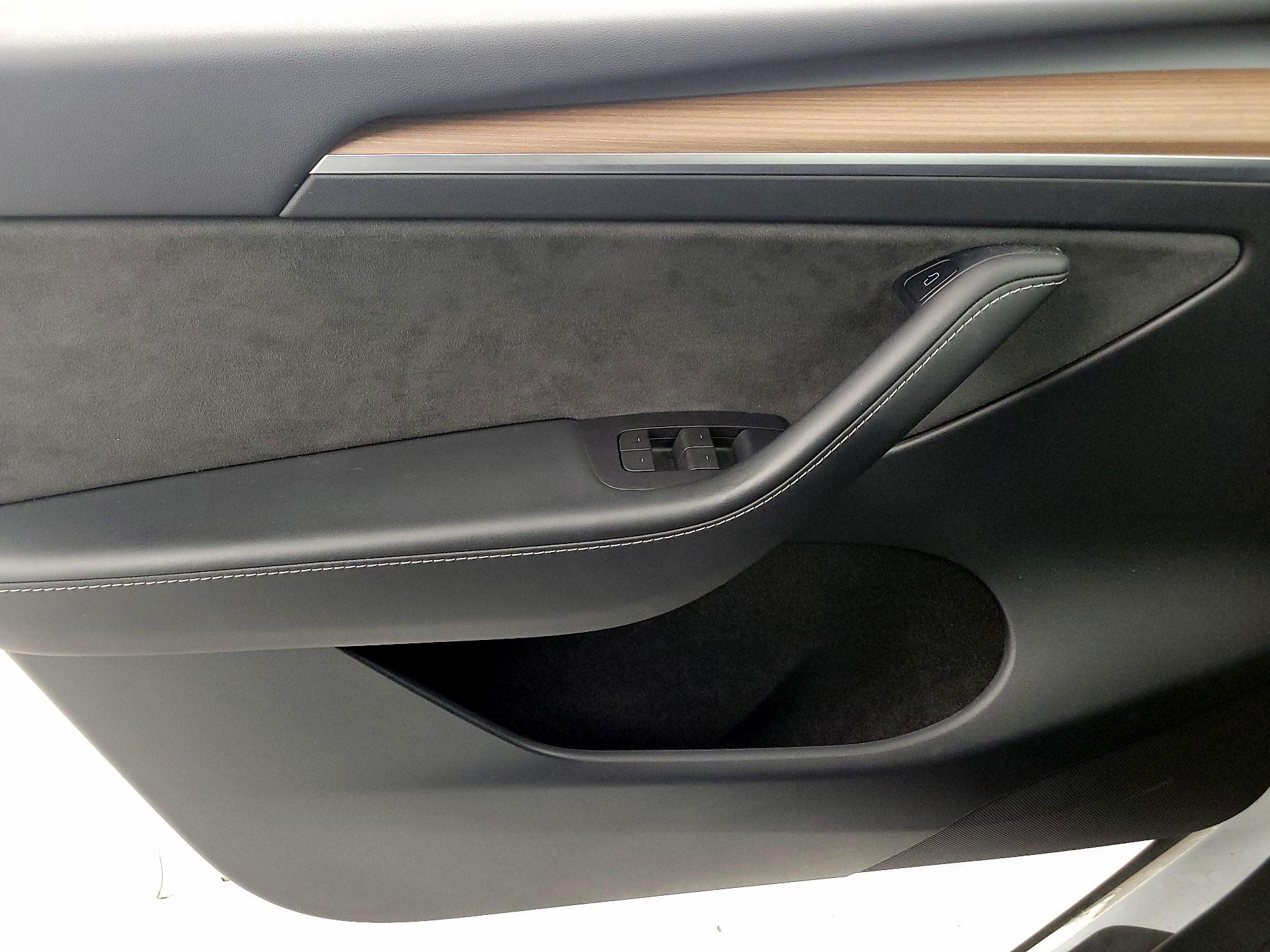 Thumbnail: 2023 Tesla Model Y - 12