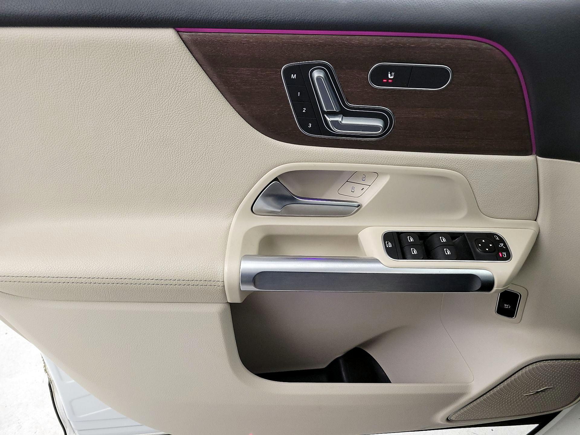 Thumbnail: 2023 Mercedes-Benz GLB - 12