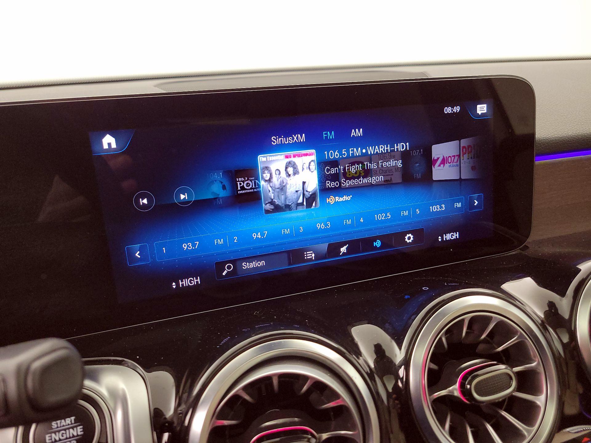 Thumbnail: 2023 Mercedes-Benz GLB - 16