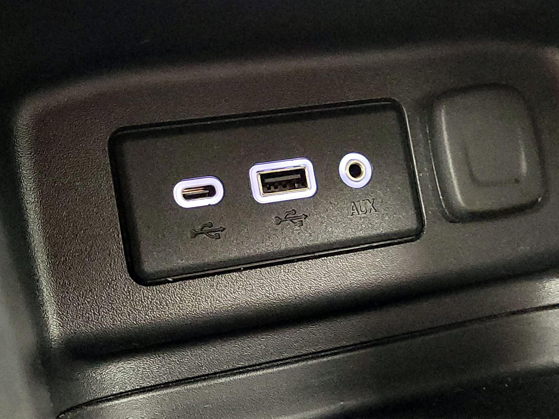 Thumbnail: 2020 Chevrolet Equinox - 18