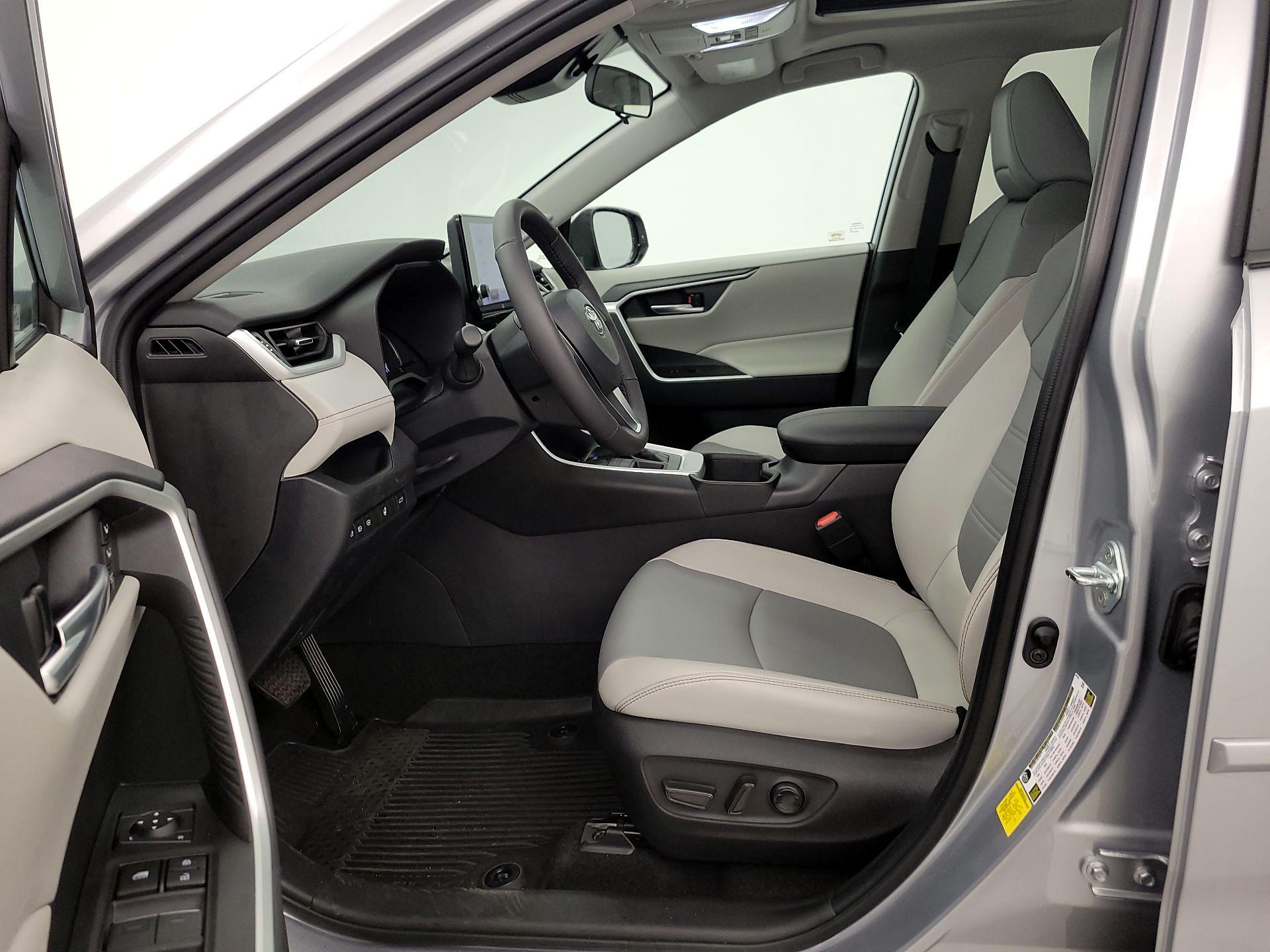 Thumbnail: 2024 Toyota RAV4 - 11