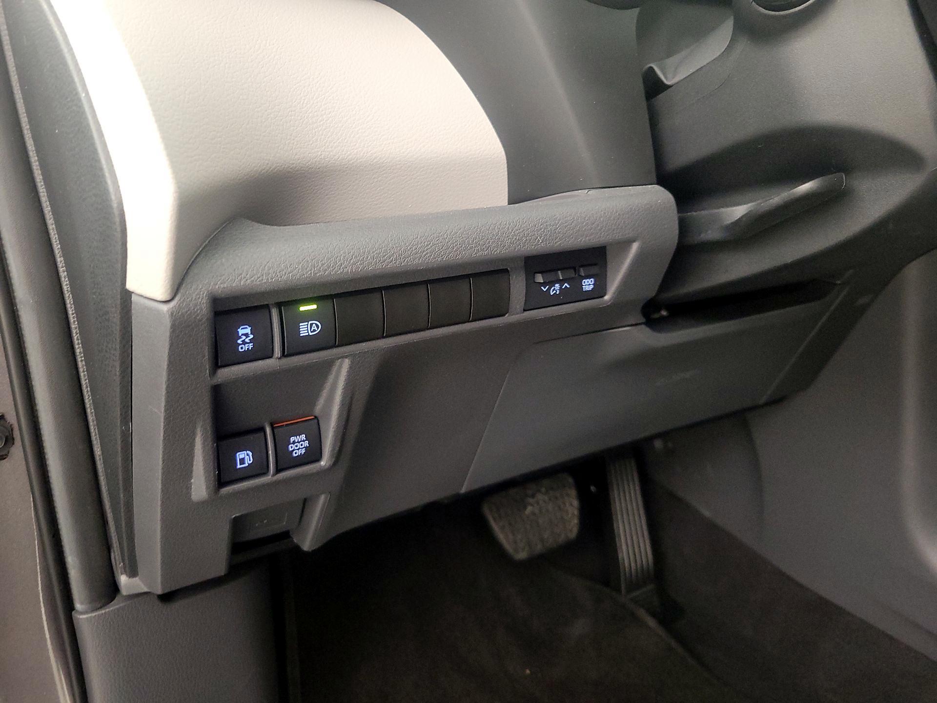 Thumbnail: 2024 Toyota Sienna - 13