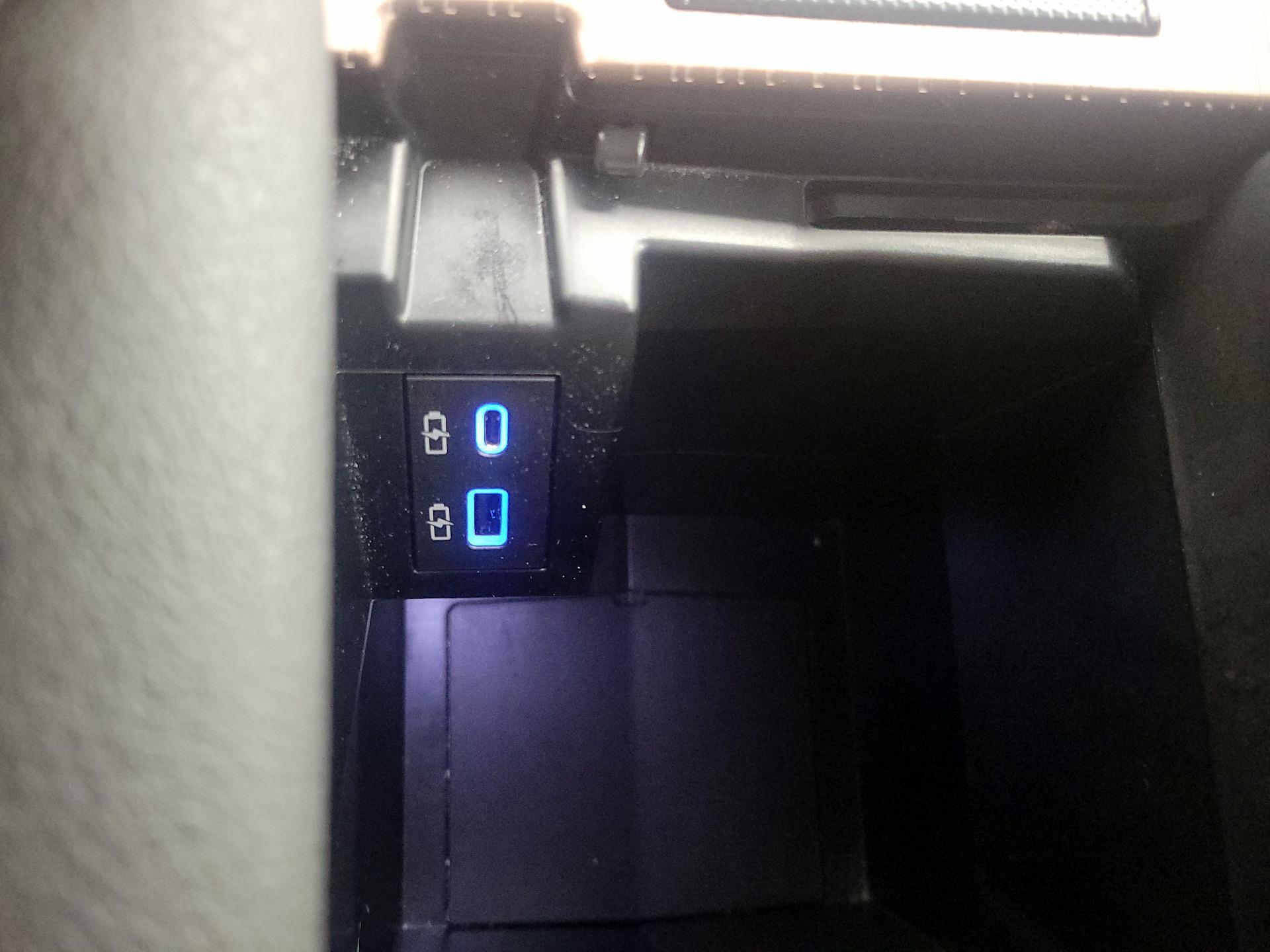 Thumbnail: 2024 Toyota Sienna - 18