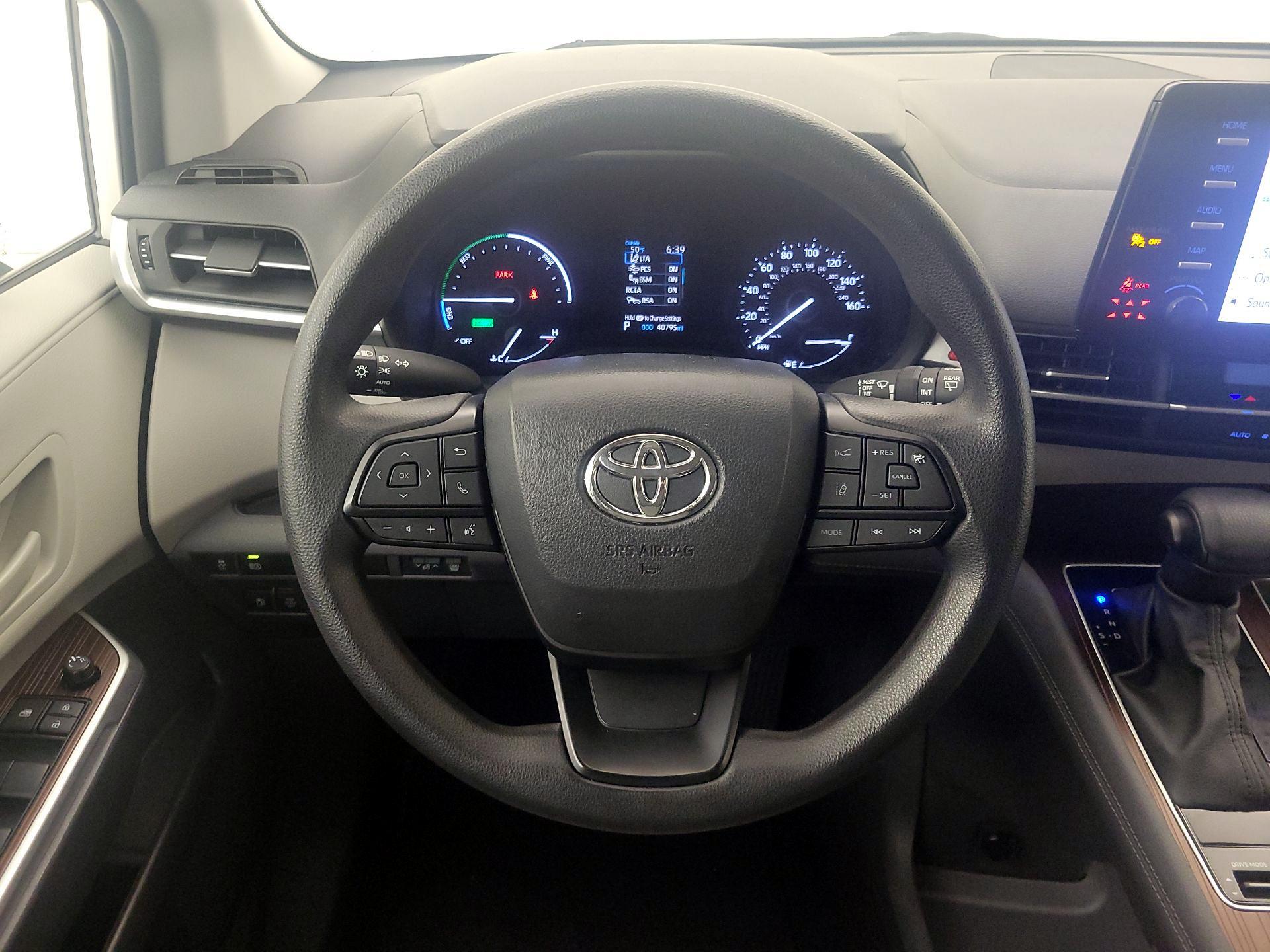 Thumbnail: 2024 Toyota Sienna - 10