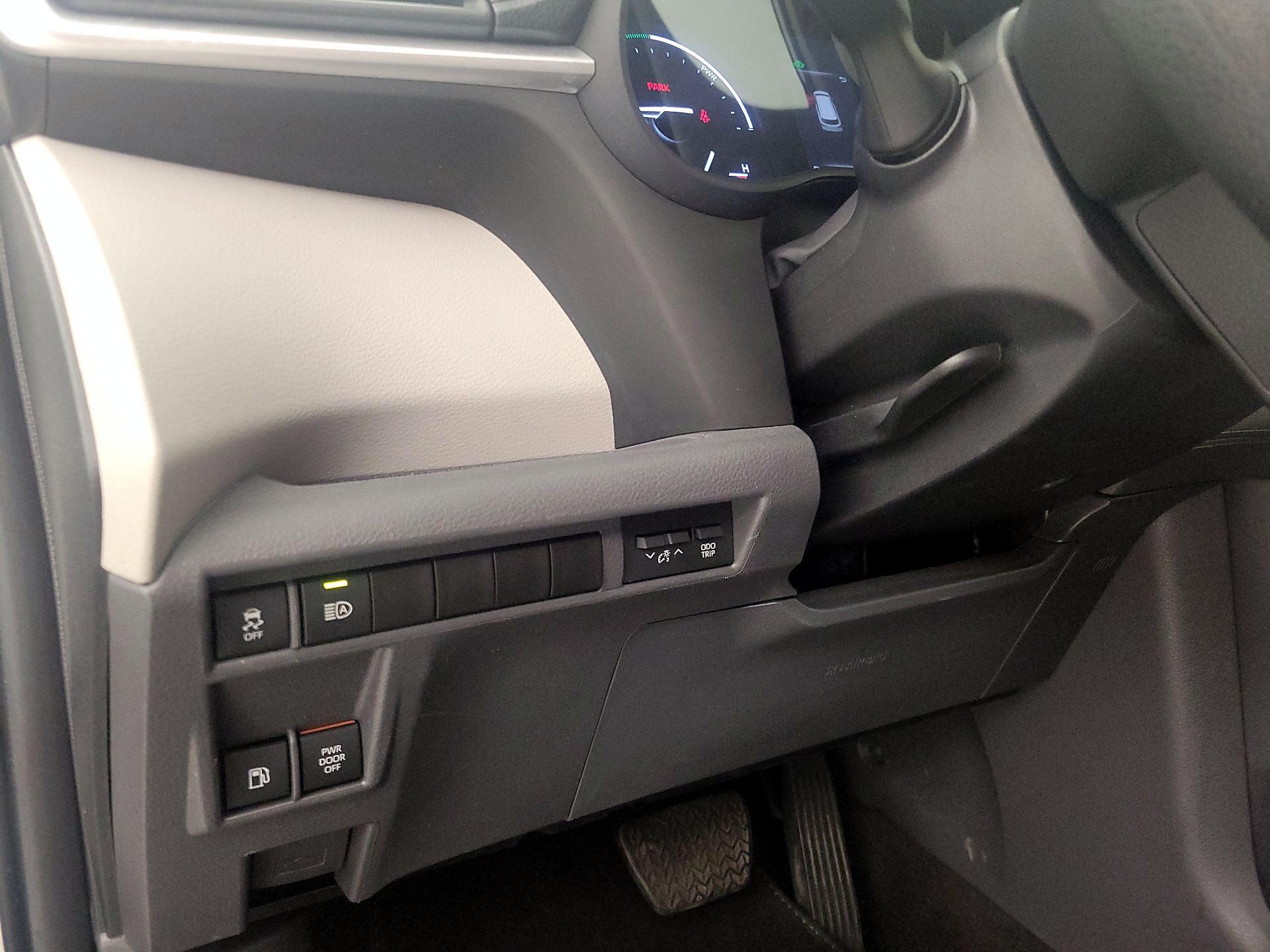 Thumbnail: 2024 Toyota Sienna - 13