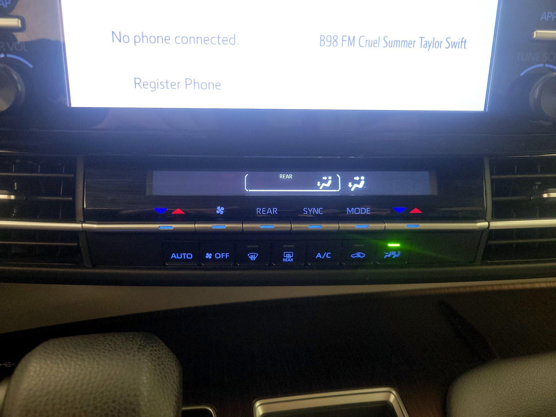 Thumbnail: 2024 Toyota Sienna - 16