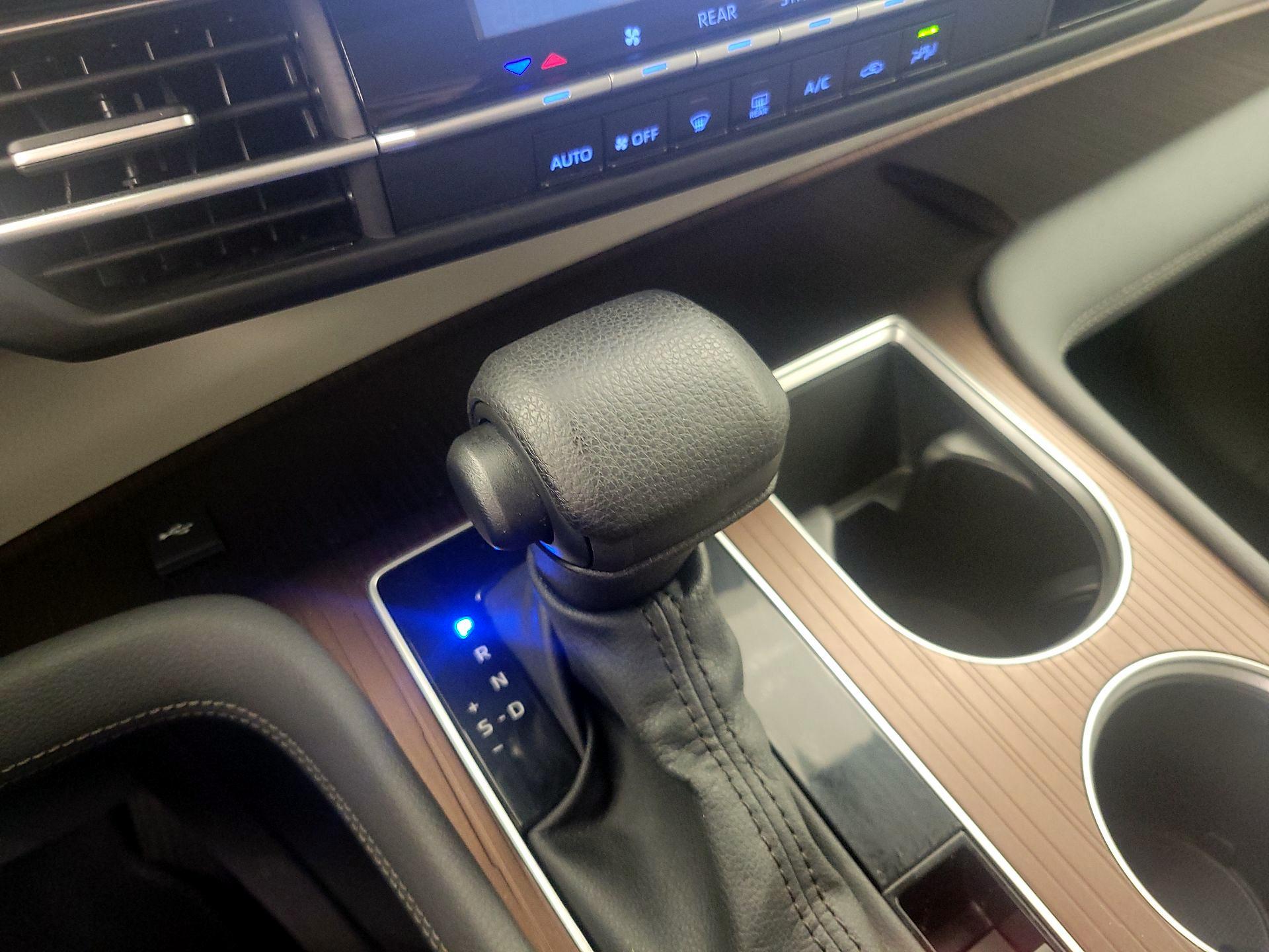 Thumbnail: 2024 Toyota Sienna - 17