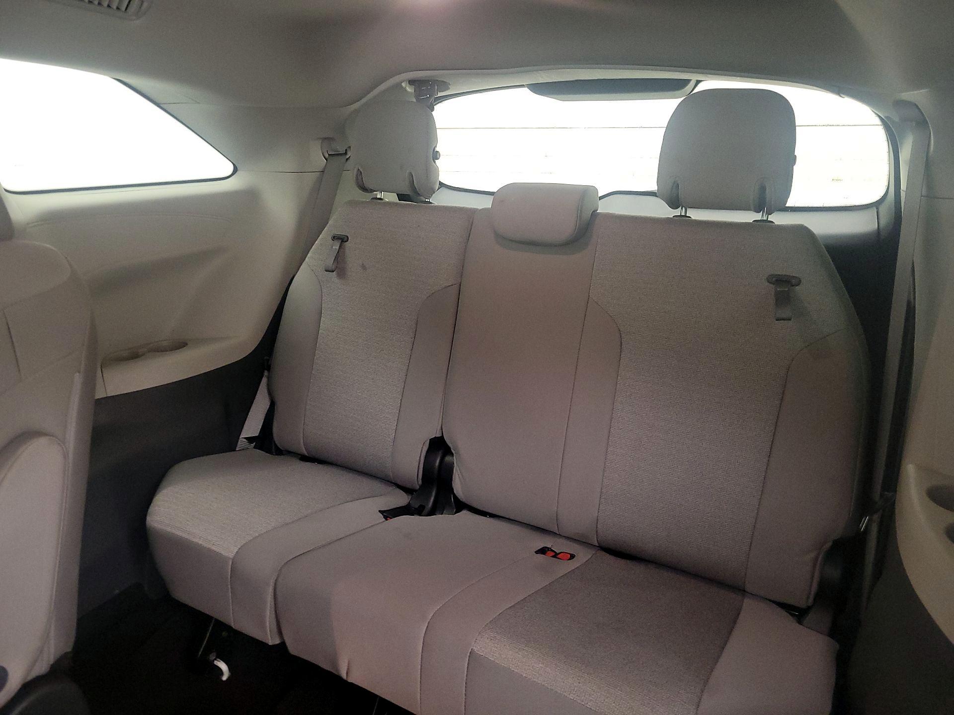 Thumbnail: 2024 Toyota Sienna - 20