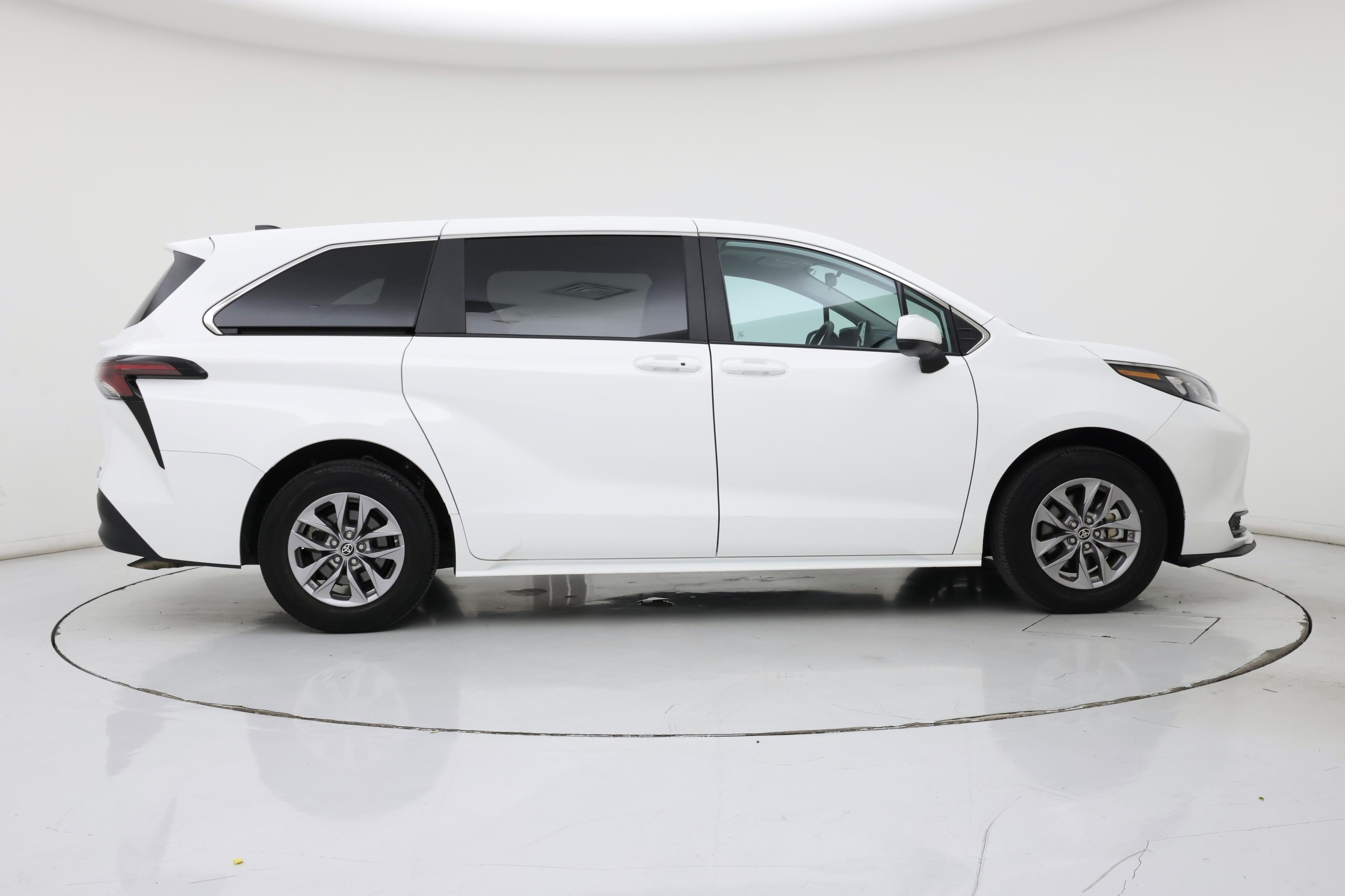 Thumbnail: 2024 Toyota Sienna - 7