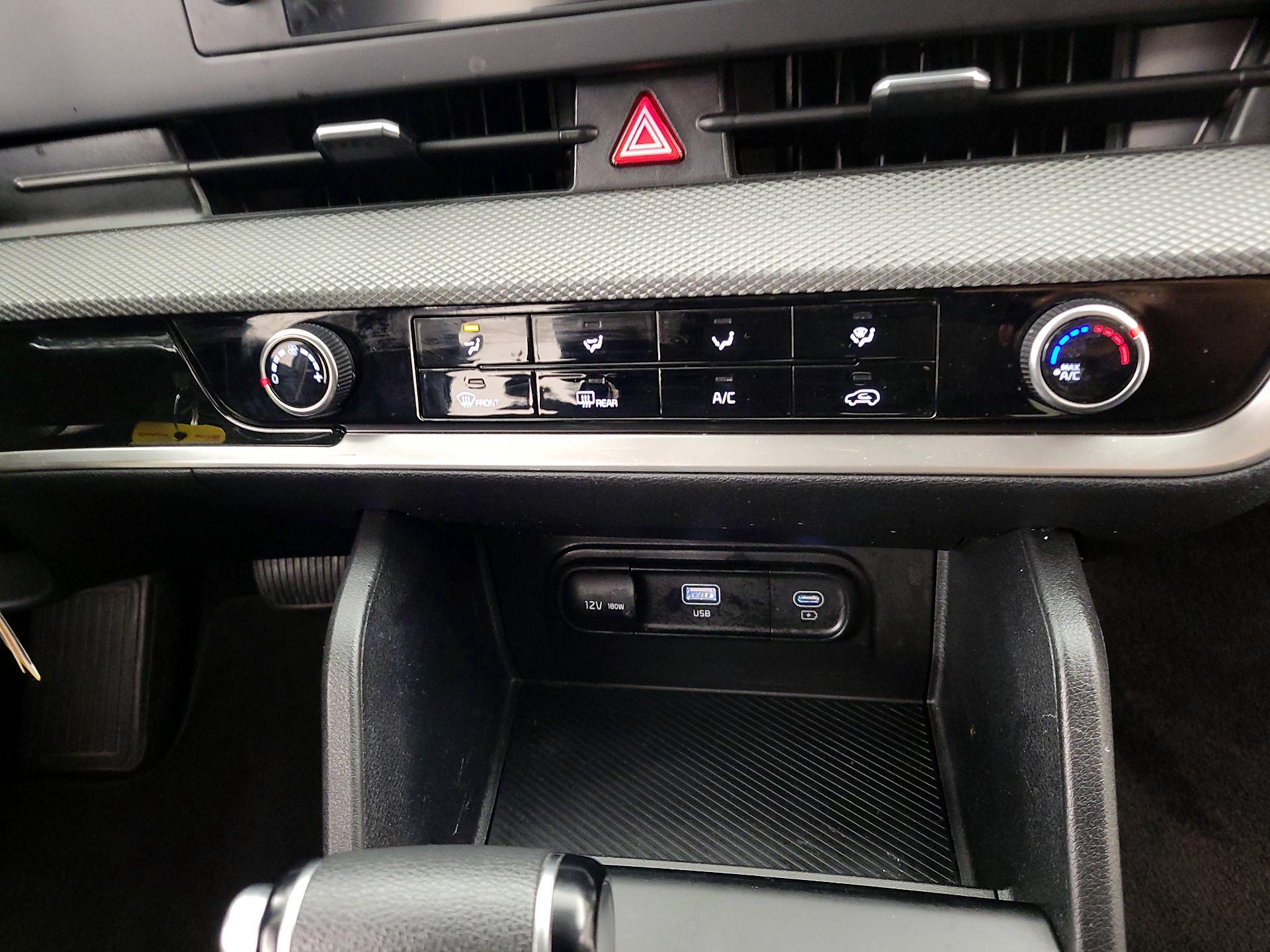 Thumbnail: 2023 Kia Sportage - 16