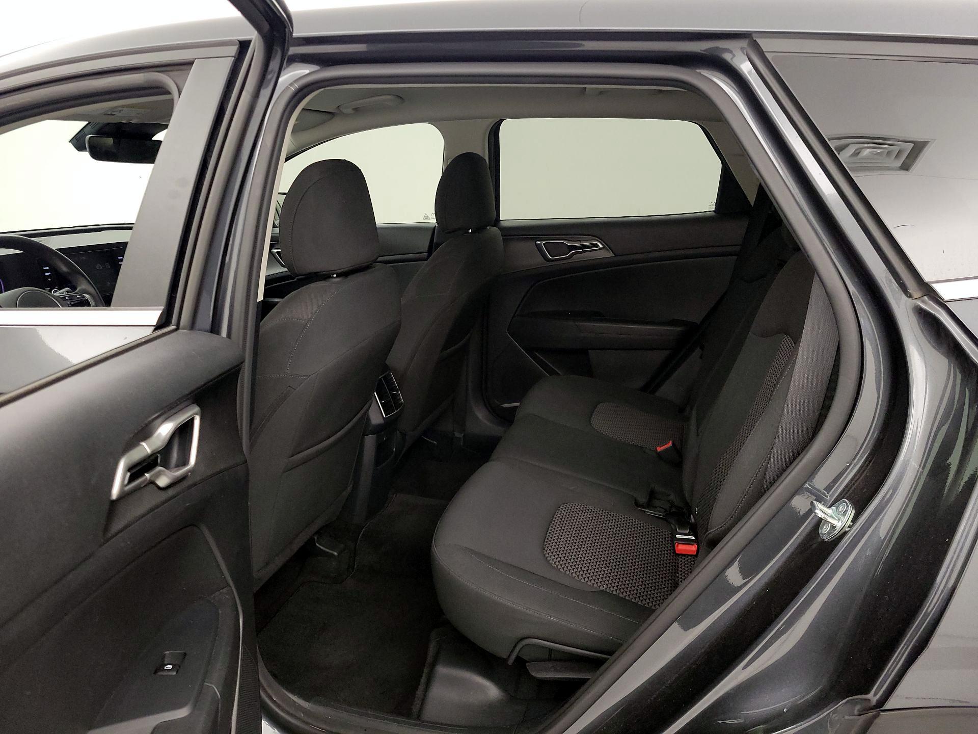 Thumbnail: 2023 Kia Sportage - 19