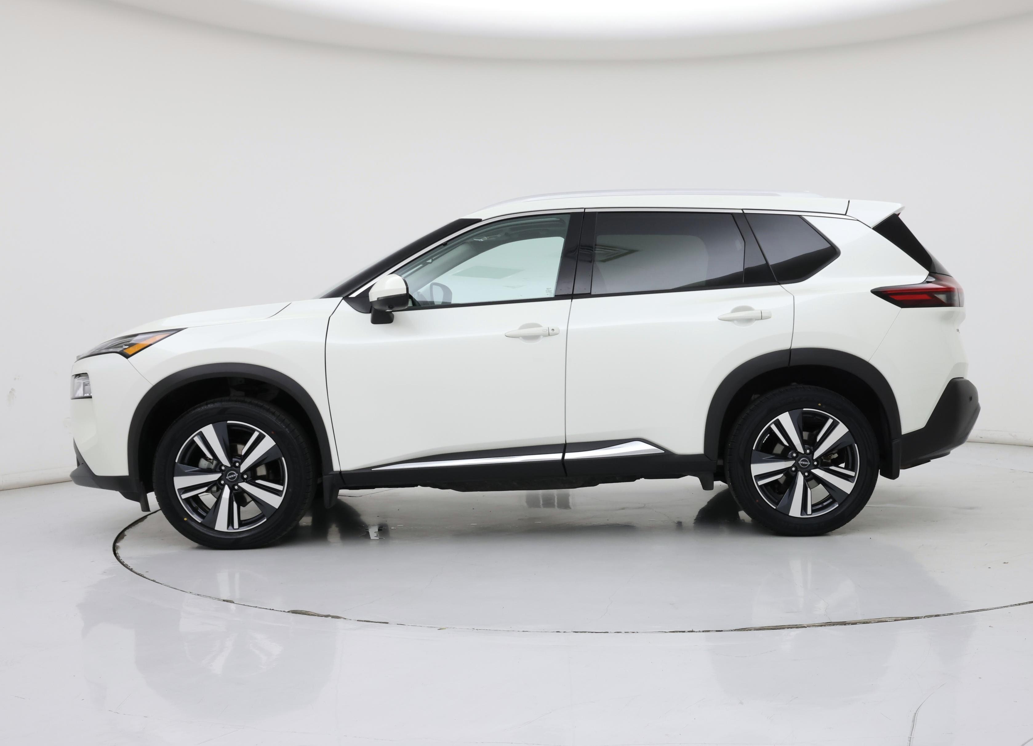 Thumbnail: 2023 Nissan Rogue - 3