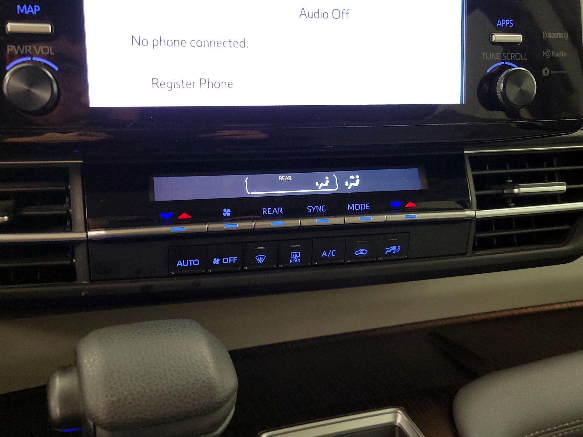 Thumbnail: 2024 Toyota Sienna - 16