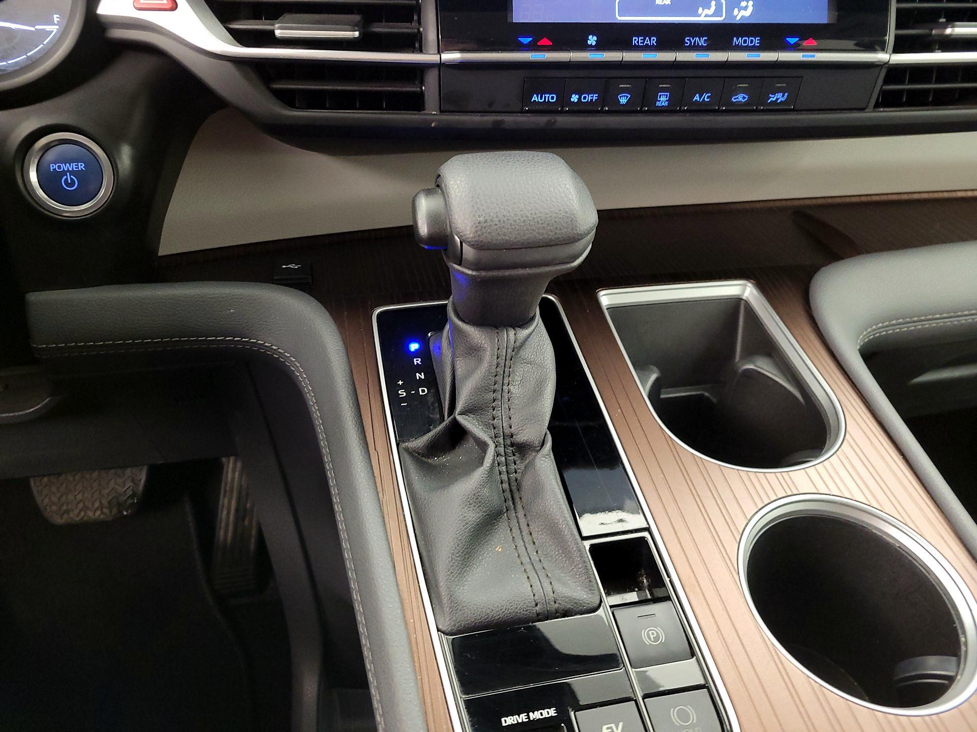 Thumbnail: 2024 Toyota Sienna - 17