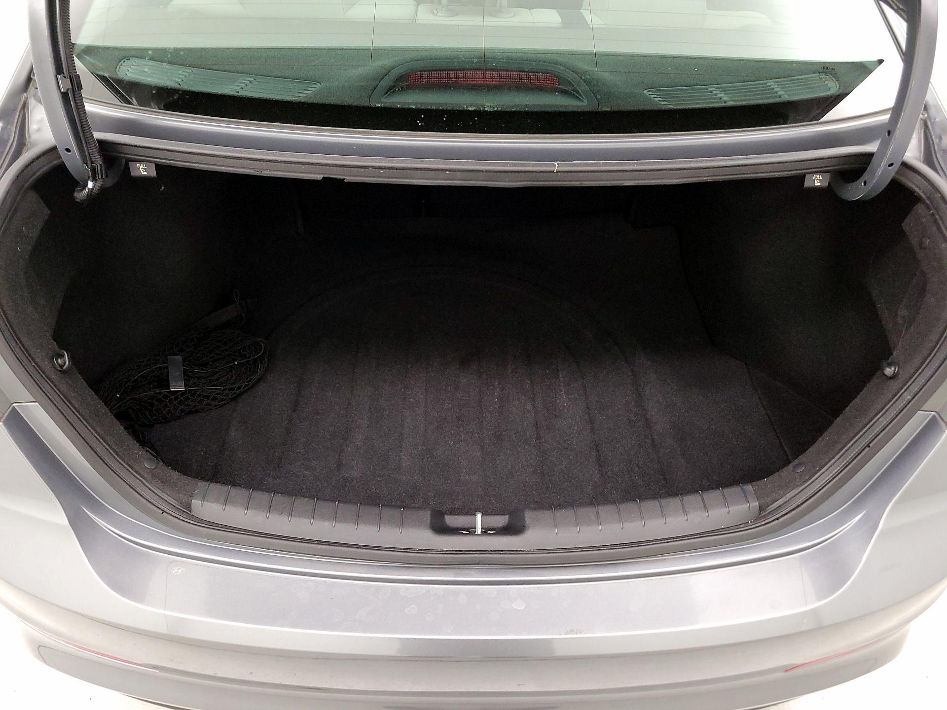 Thumbnail: 2018 Hyundai Elantra - 20