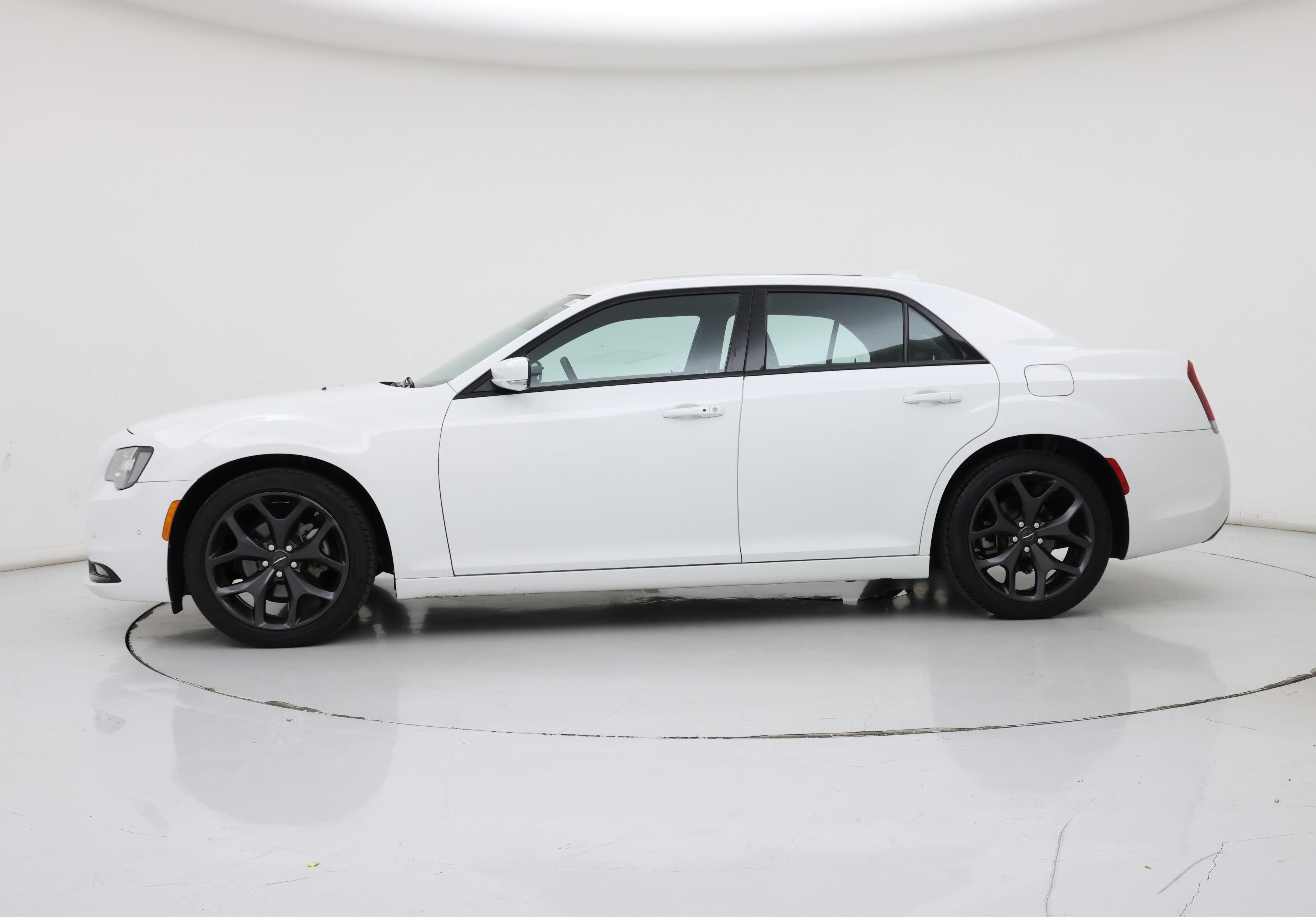 Thumbnail: 2023 Chrysler 300 - 3