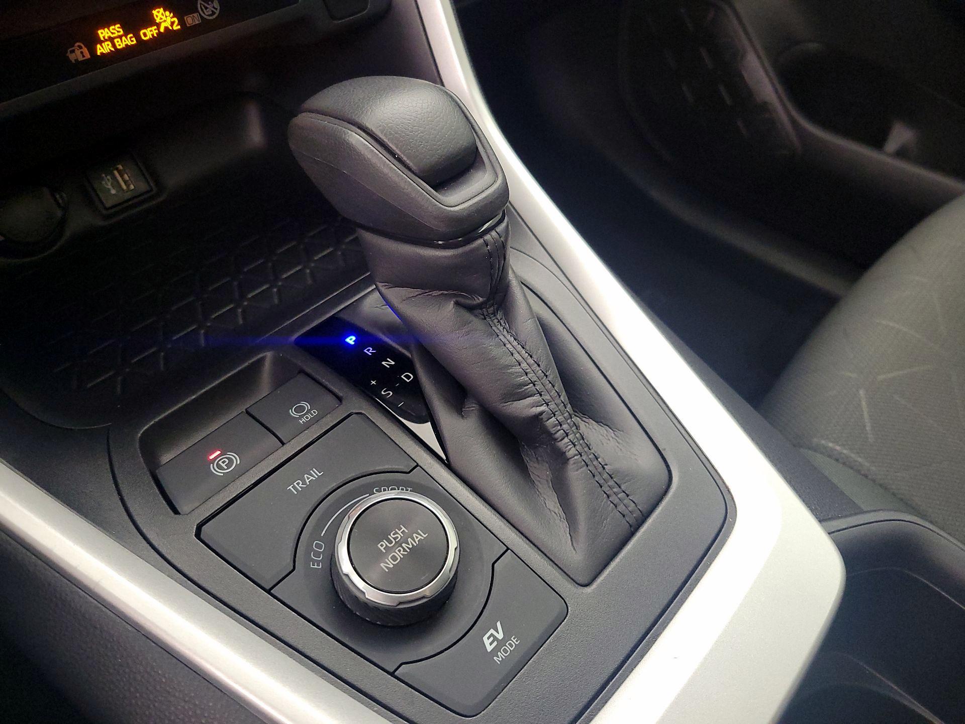 Thumbnail: 2024 Toyota RAV4 - 17