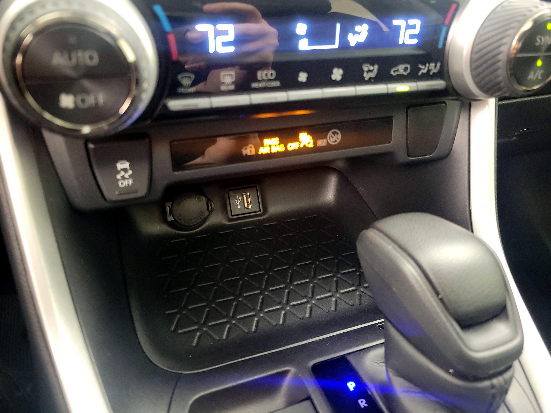 Thumbnail: 2024 Toyota RAV4 - 18