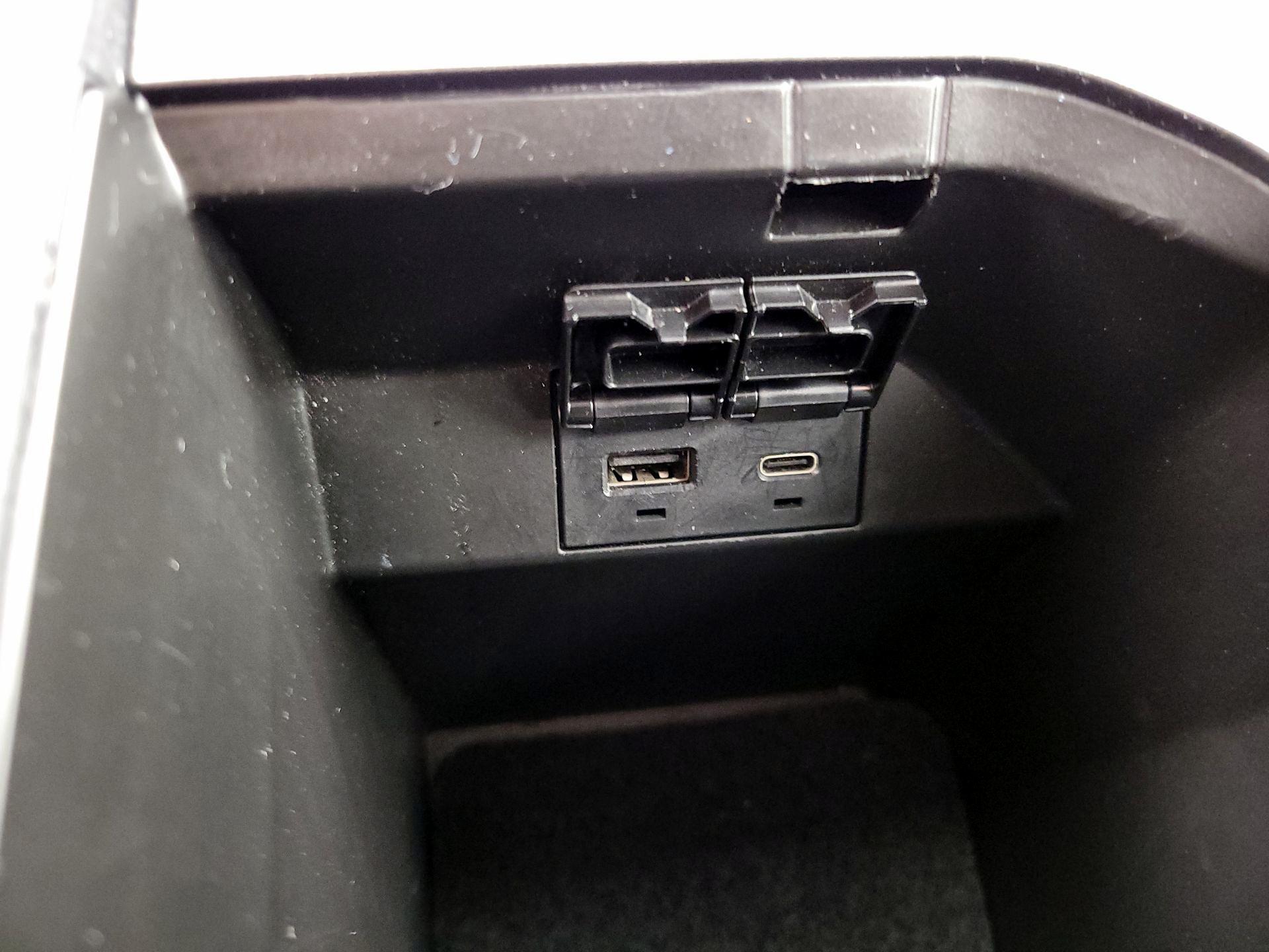 Thumbnail: 2024 Toyota Camry - 18