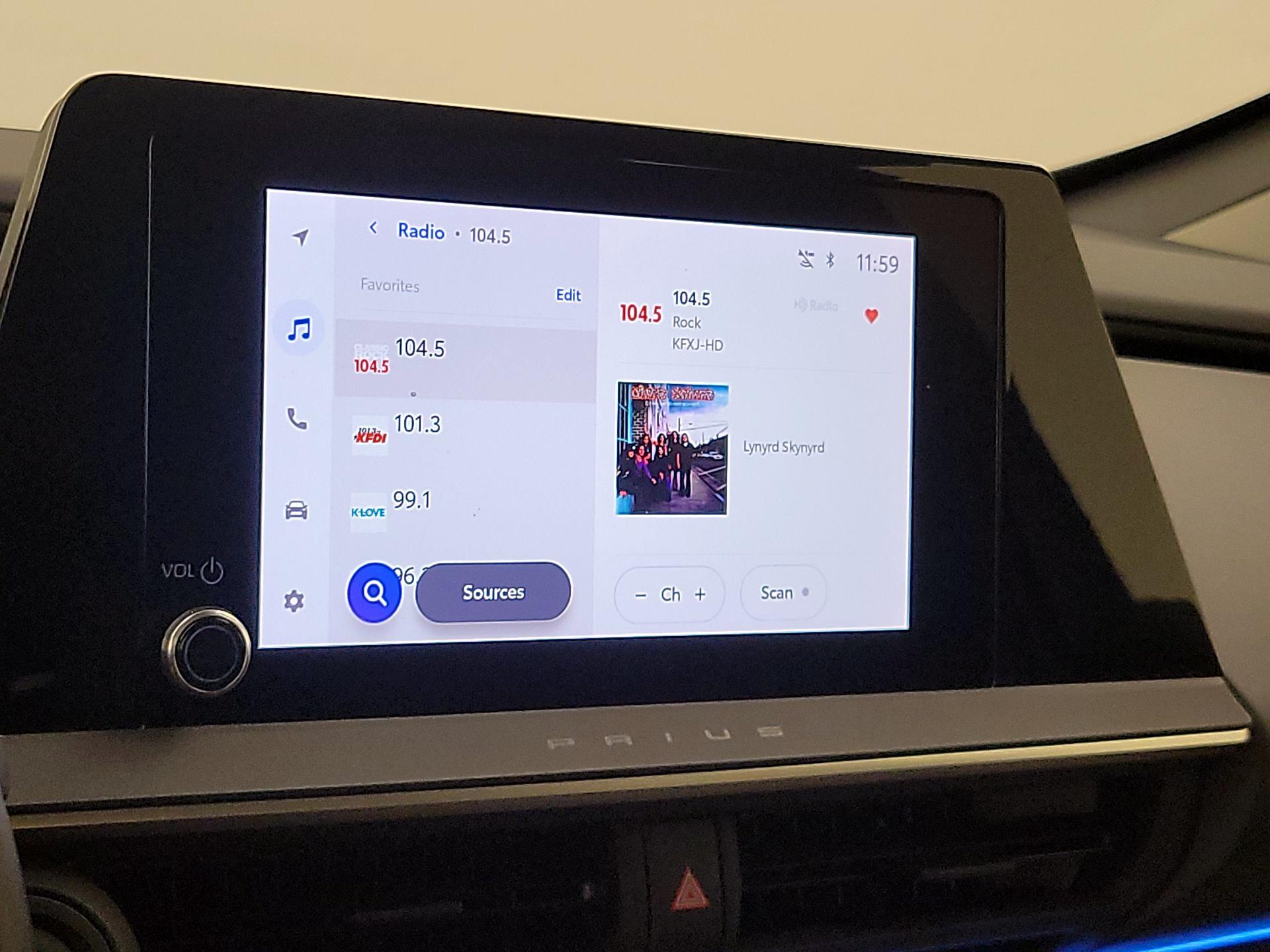 Thumbnail: 2024 Toyota Prius - 15