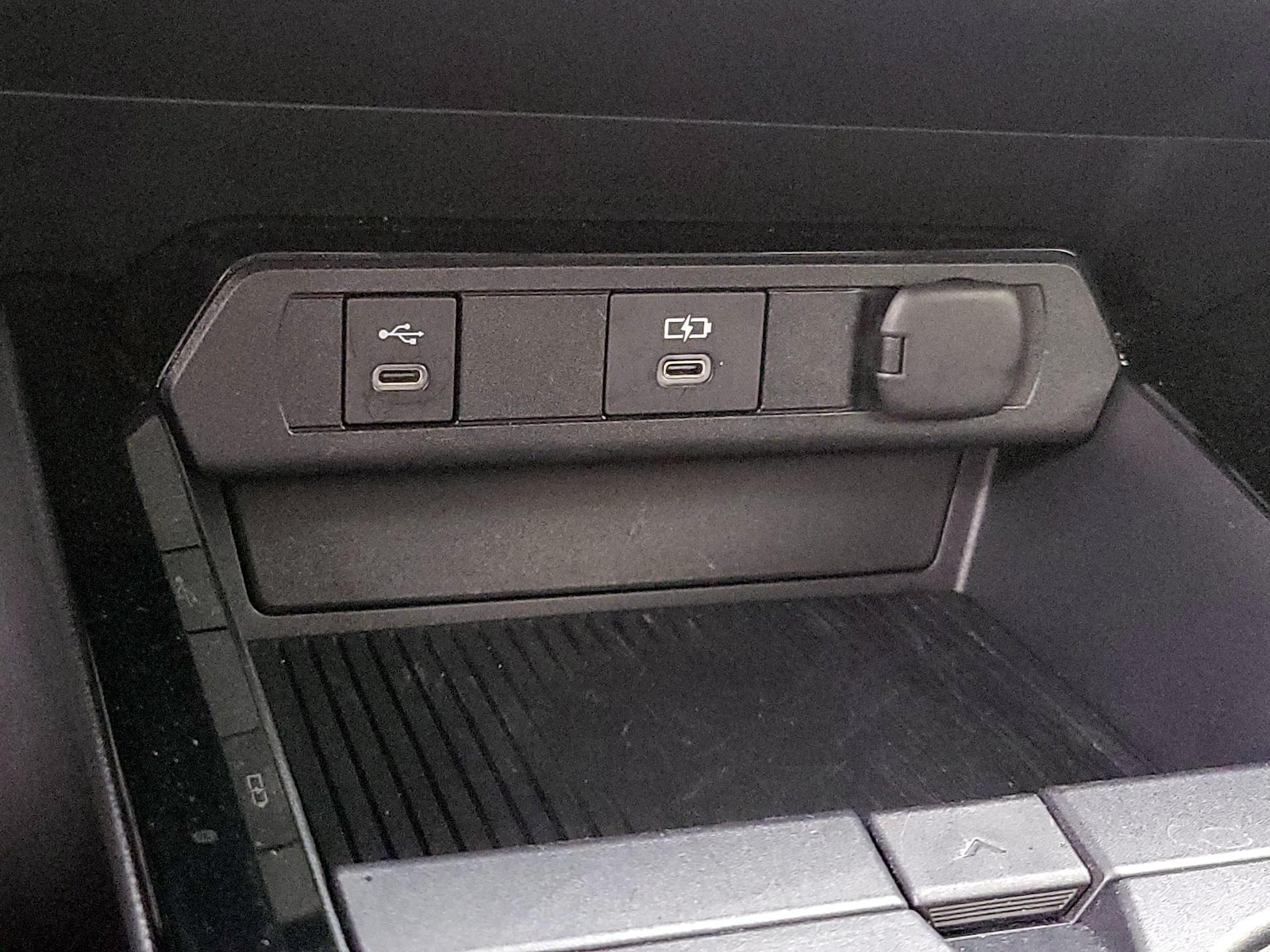 2024 Toyota Prius XLE - Photo 19