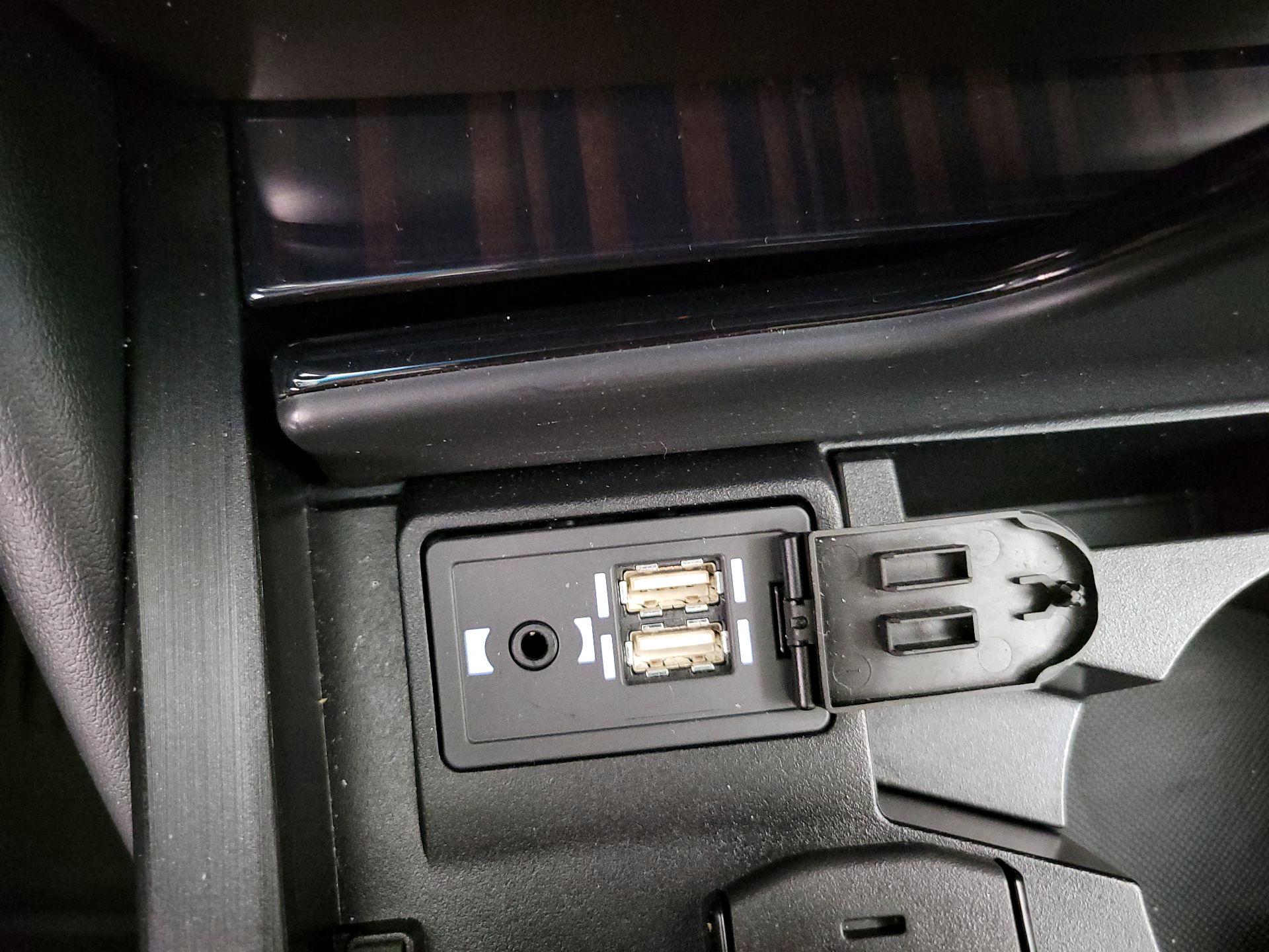 Thumbnail: 2019 Lexus ES - 19