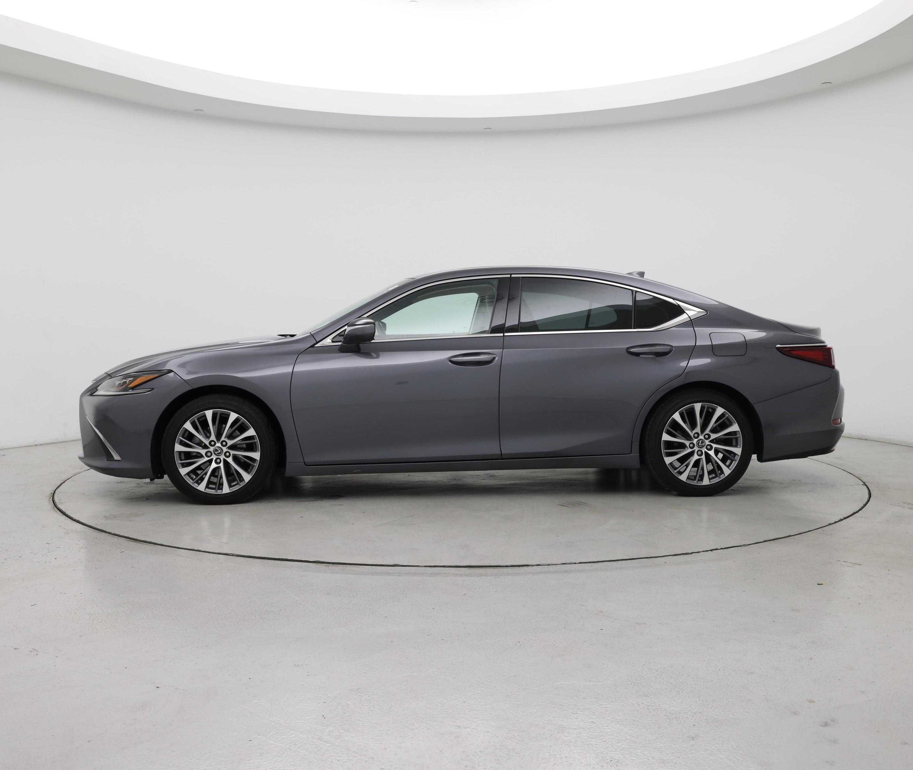 Thumbnail: 2019 Lexus ES - 3