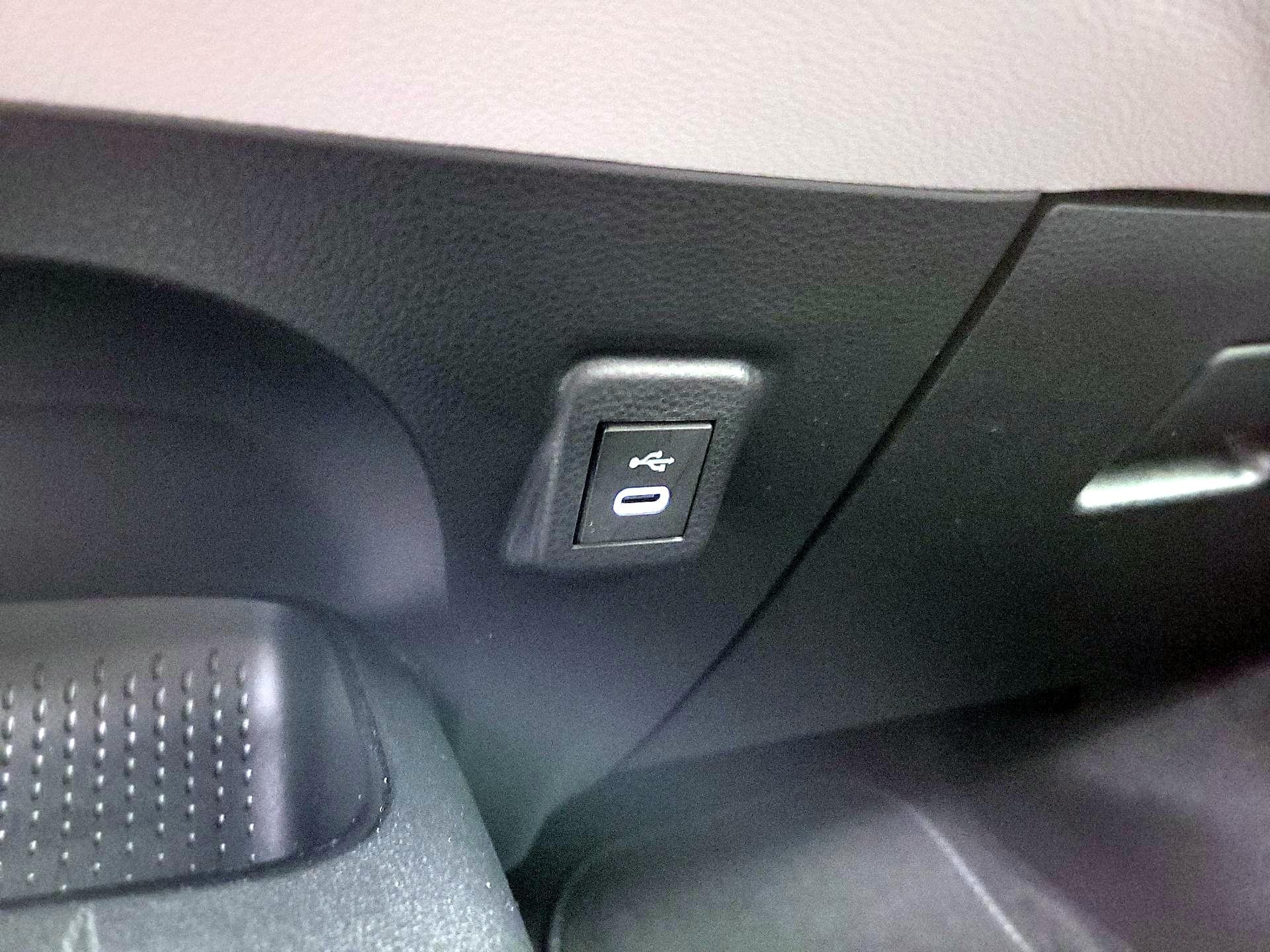 Thumbnail: 2024 Toyota Corolla - 18