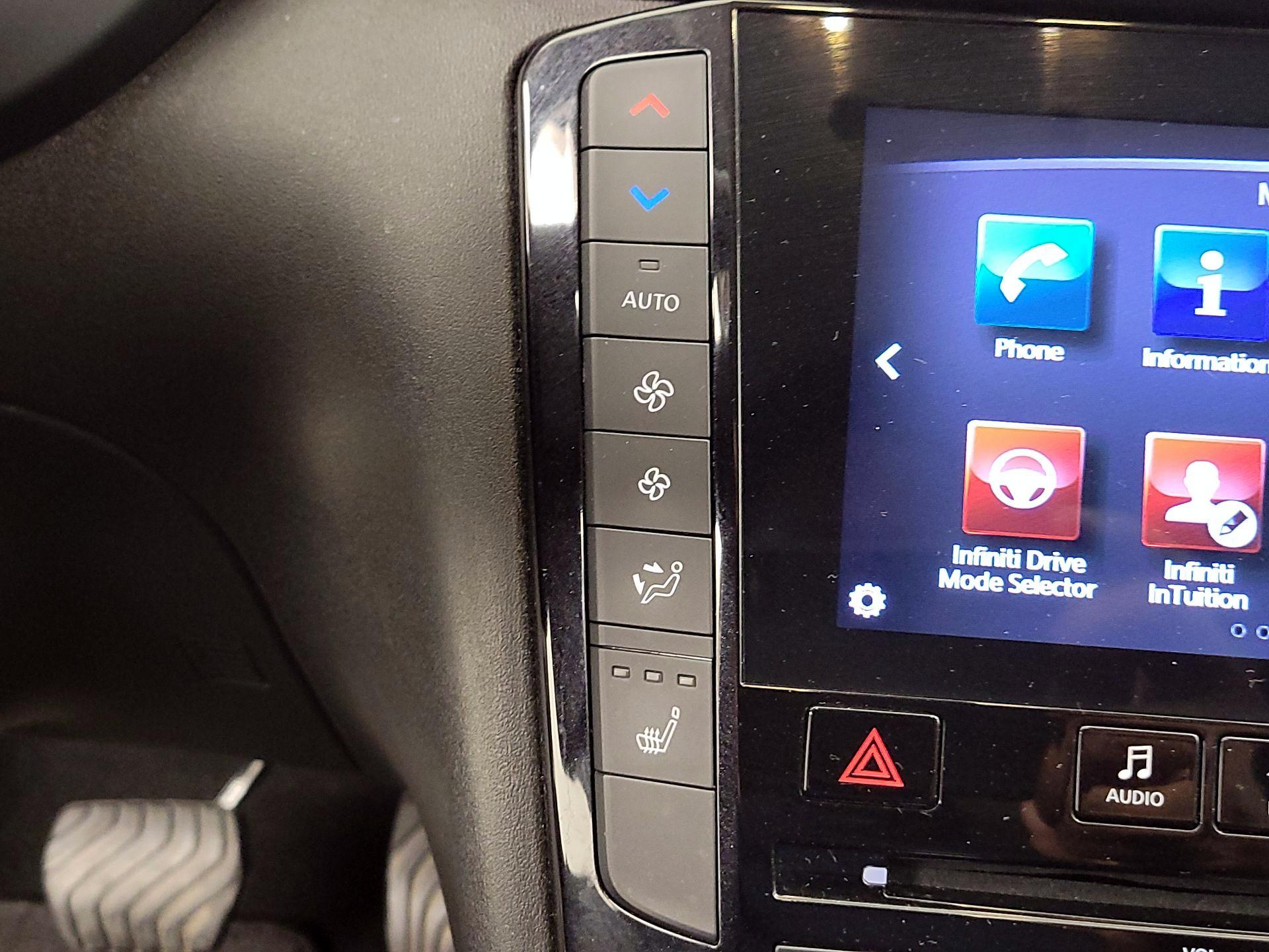 Thumbnail: 2019 INFINITI QX50 - 16