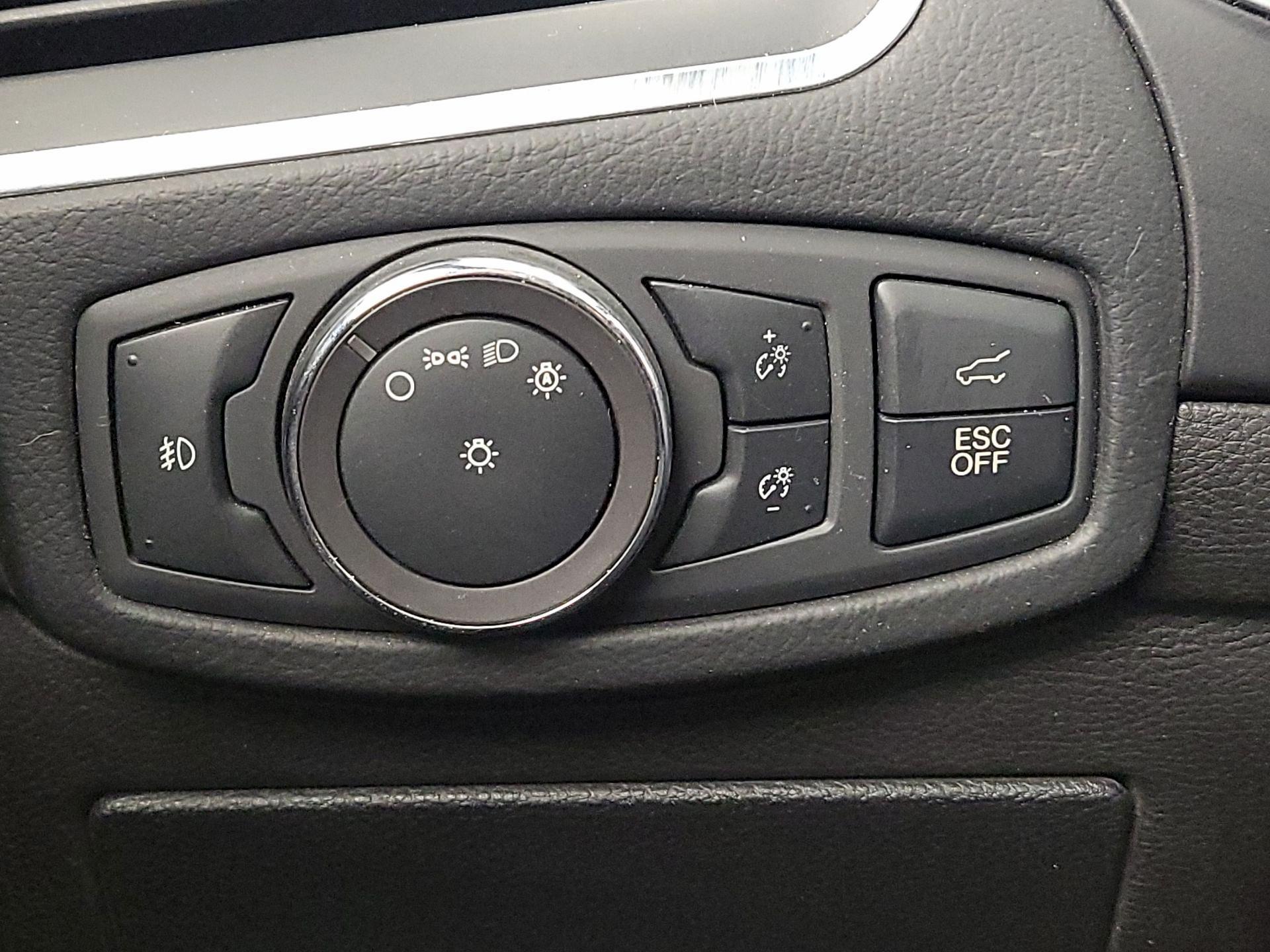 Thumbnail: 2019 Ford Edge - 13