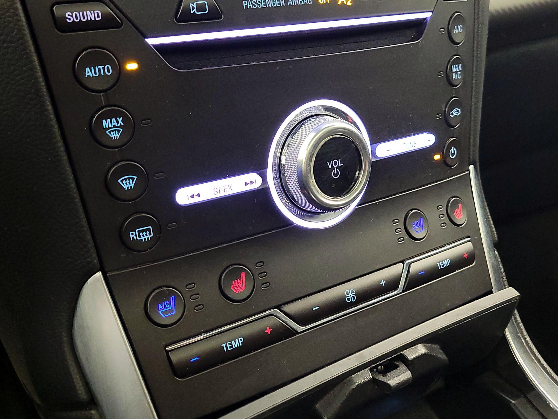 Thumbnail: 2019 Ford Edge - 17