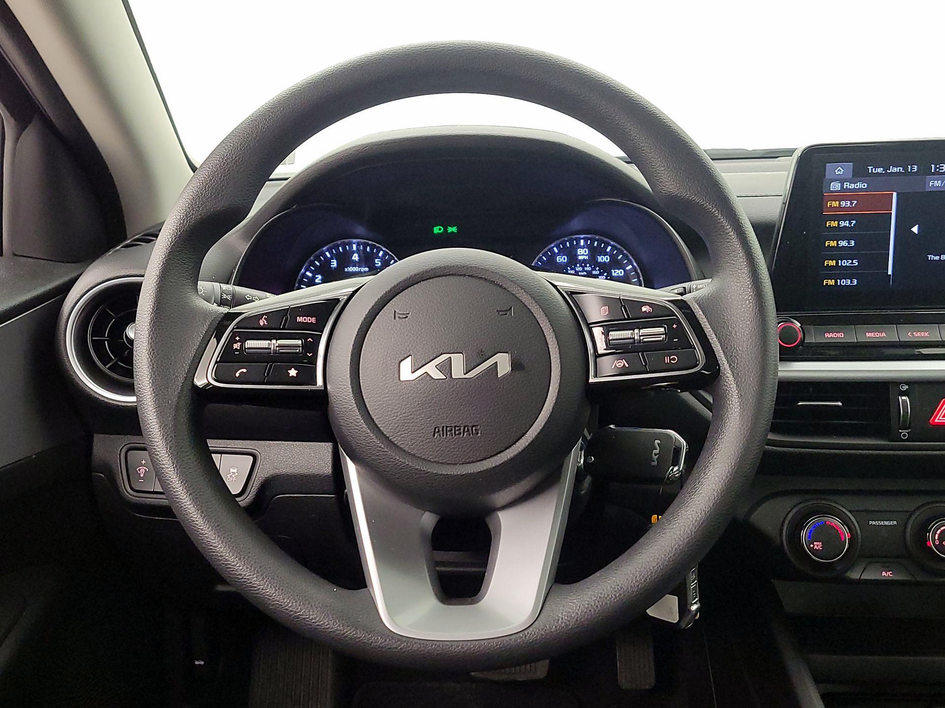 Thumbnail: 2022 Kia Forte - 10