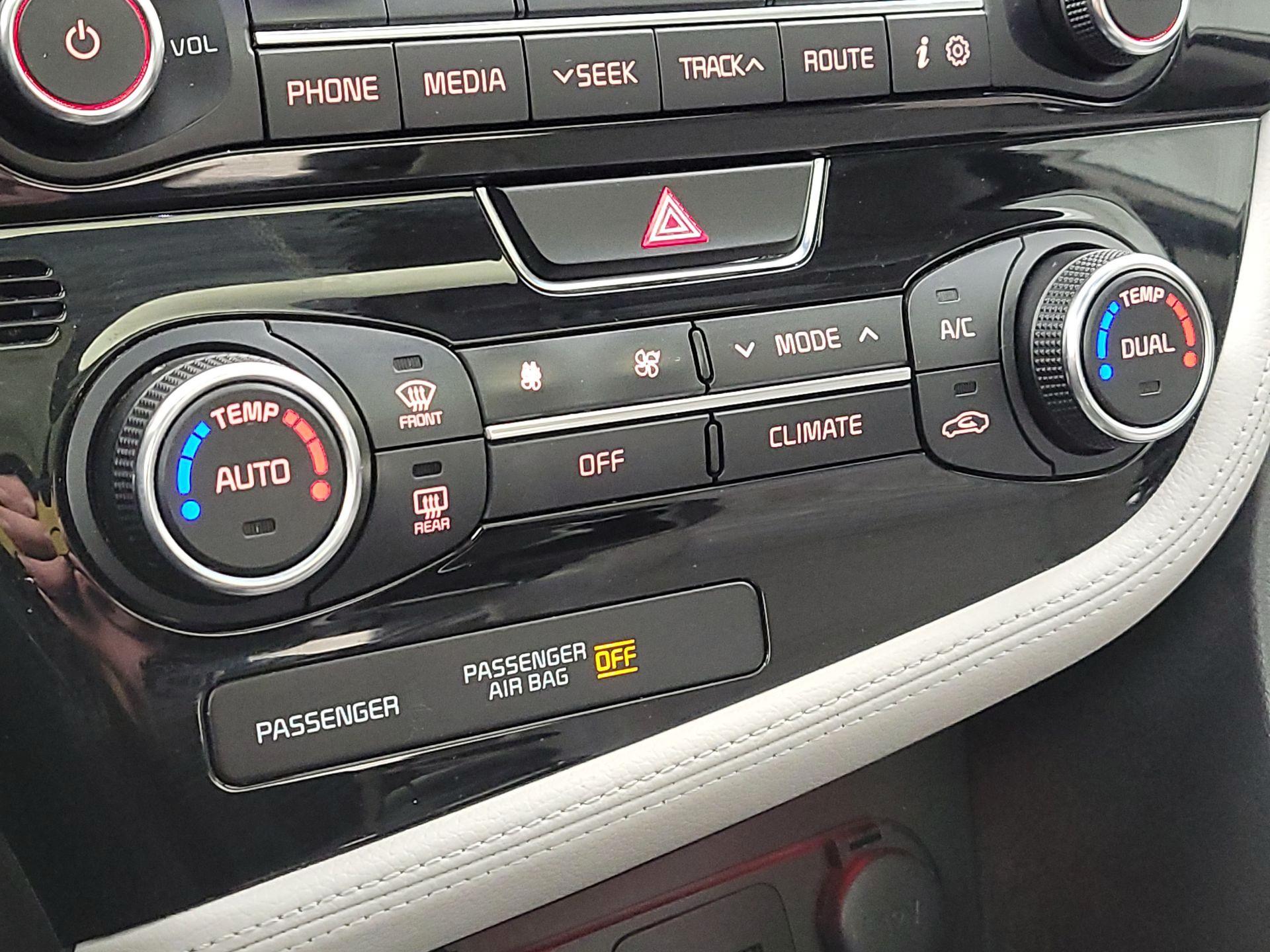 Thumbnail: 2014 Kia Optima - 16