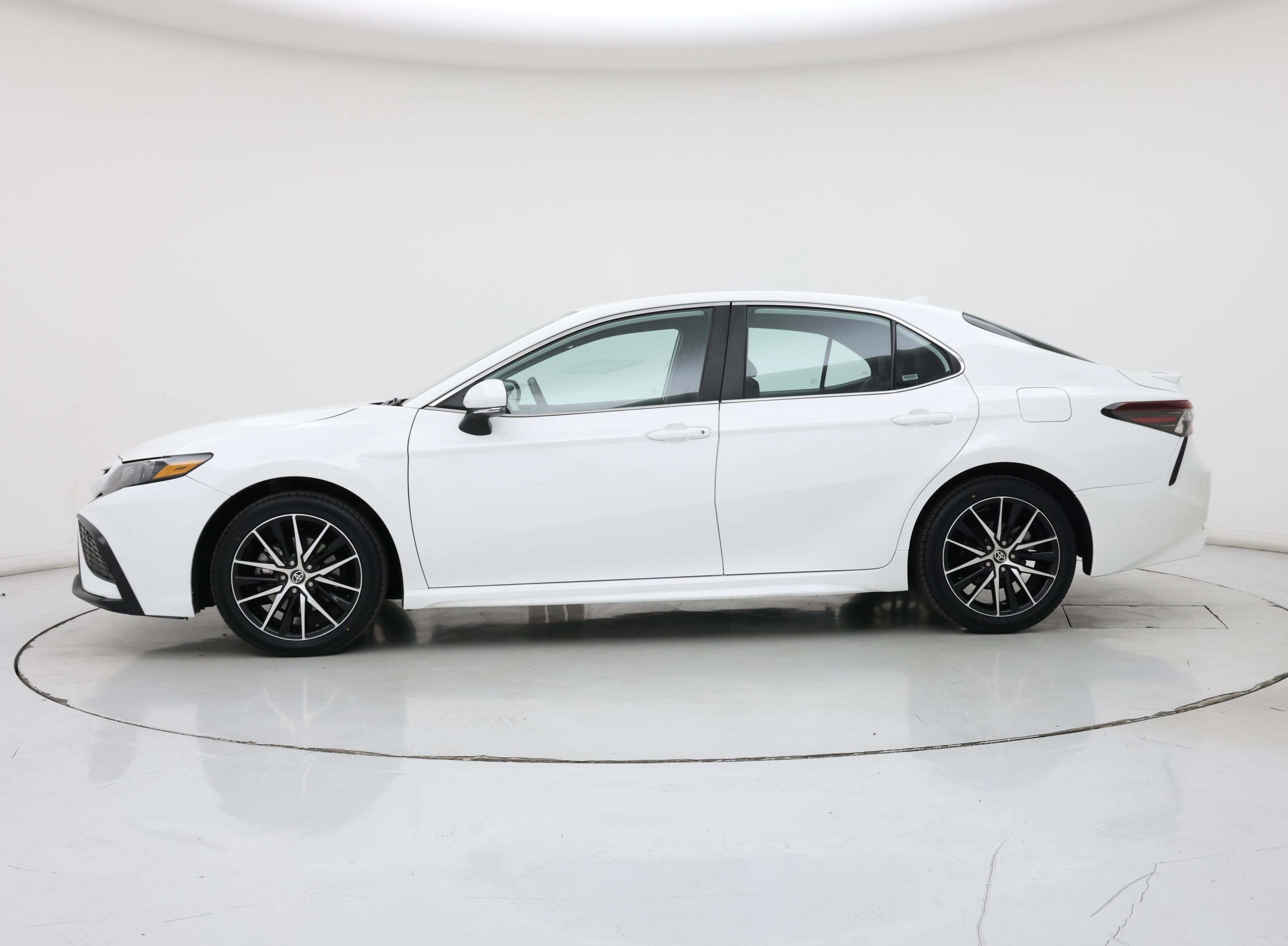 Thumbnail: 2024 Toyota Camry - 3