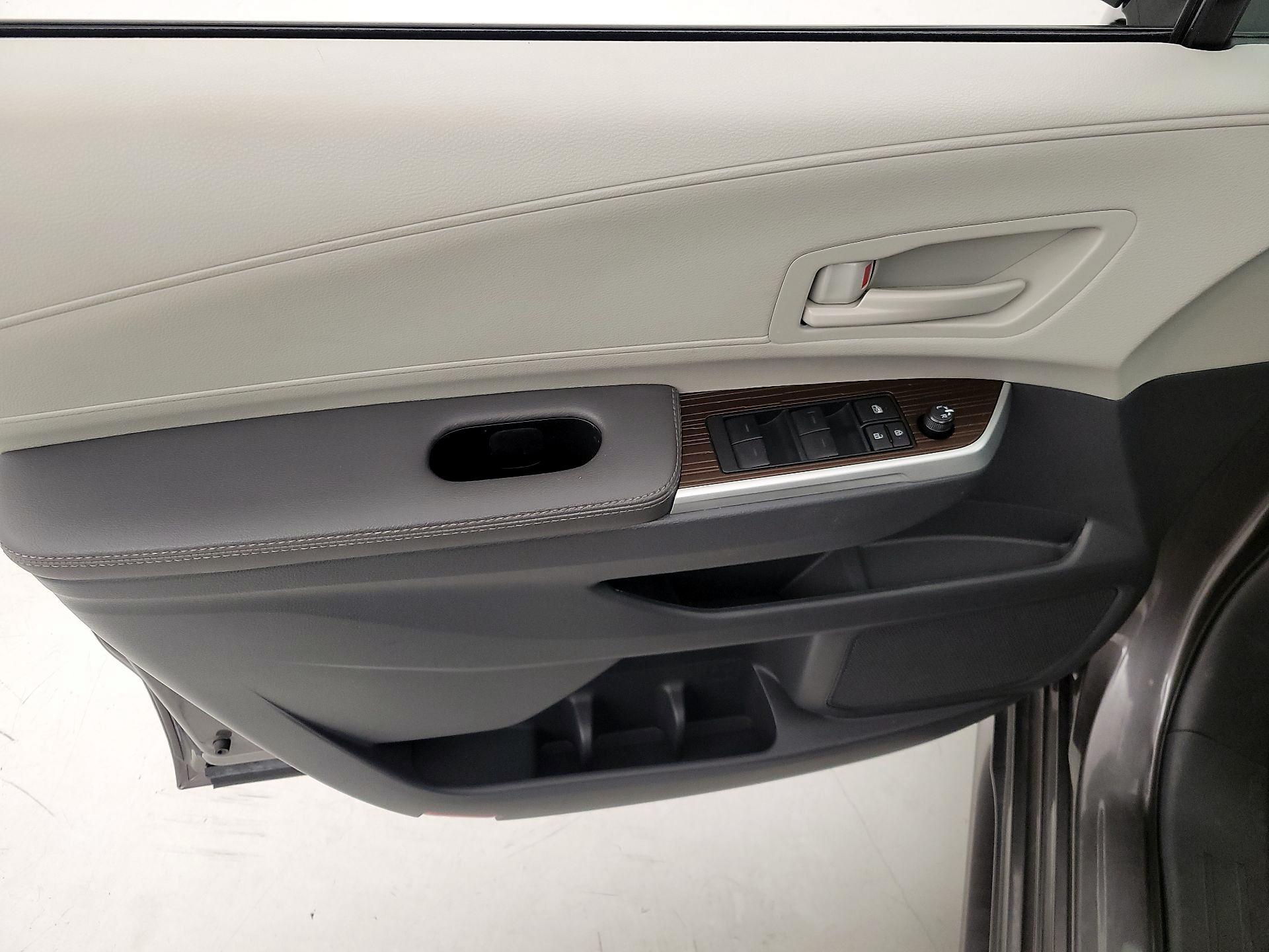 Thumbnail: 2024 Toyota Sienna - 12