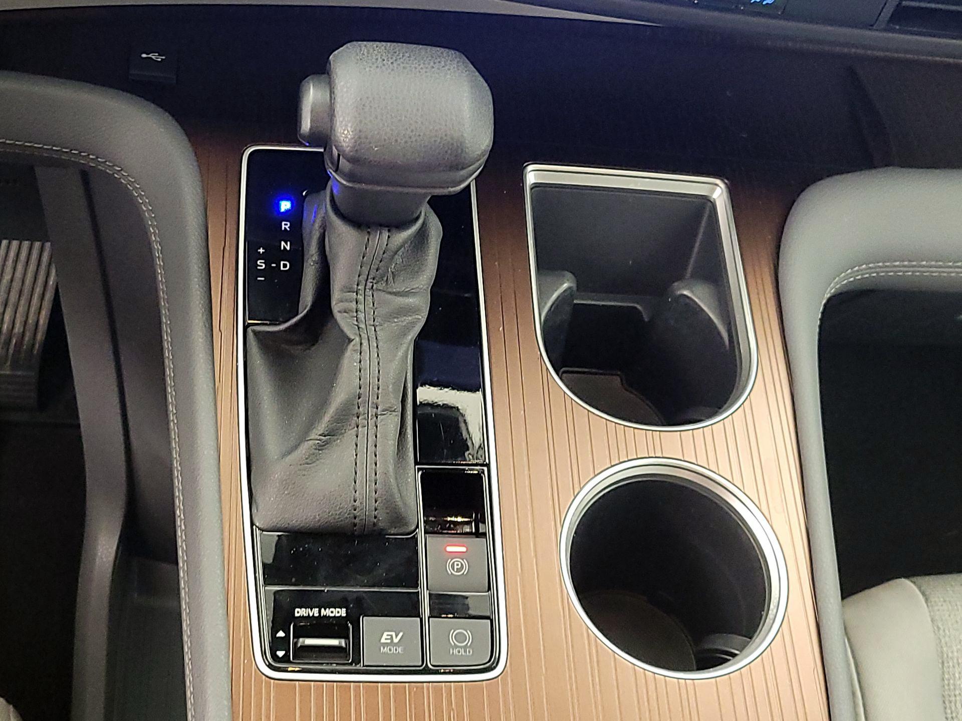 Thumbnail: 2024 Toyota Sienna - 17