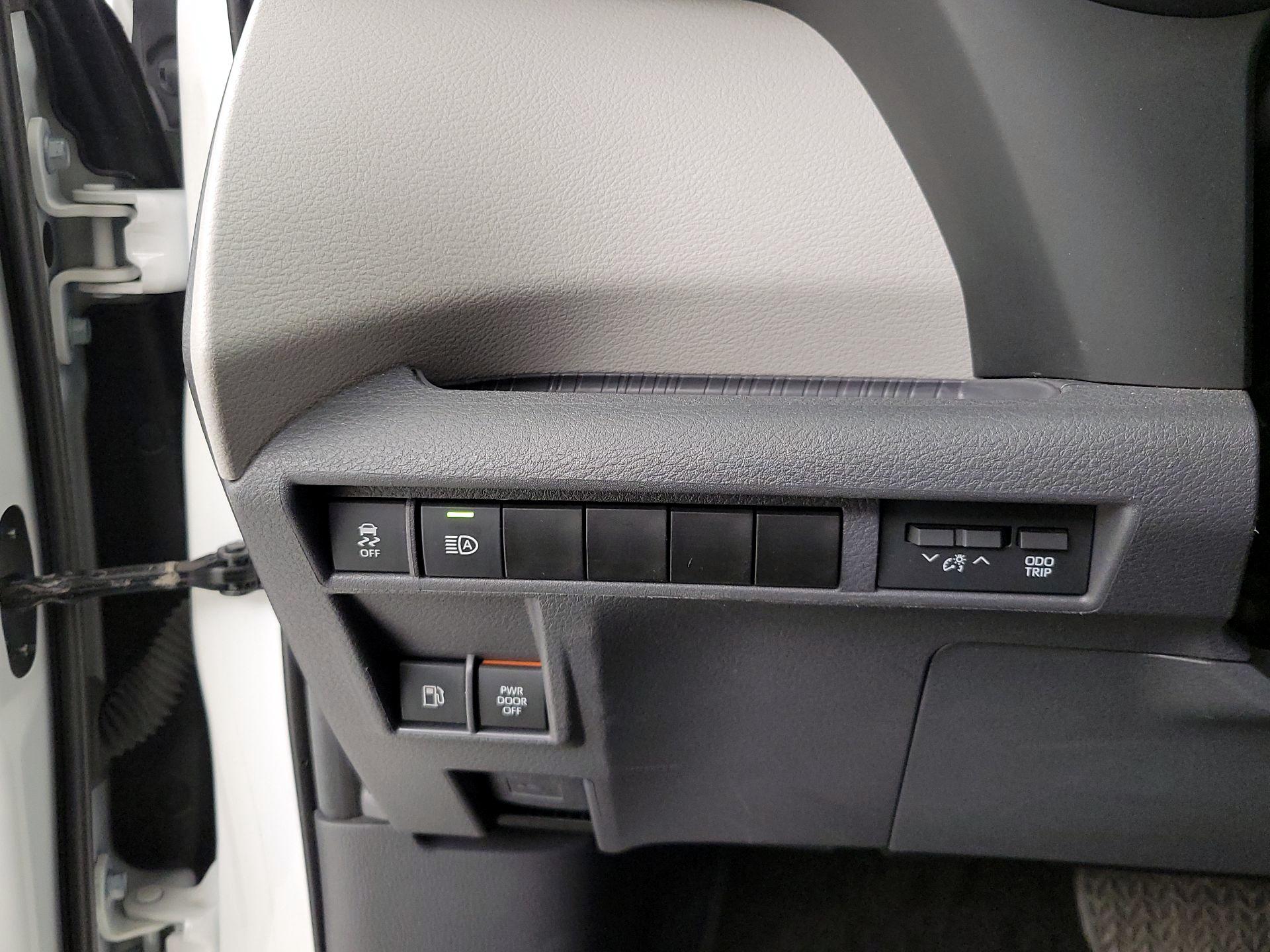 Thumbnail: 2024 Toyota Sienna - 13