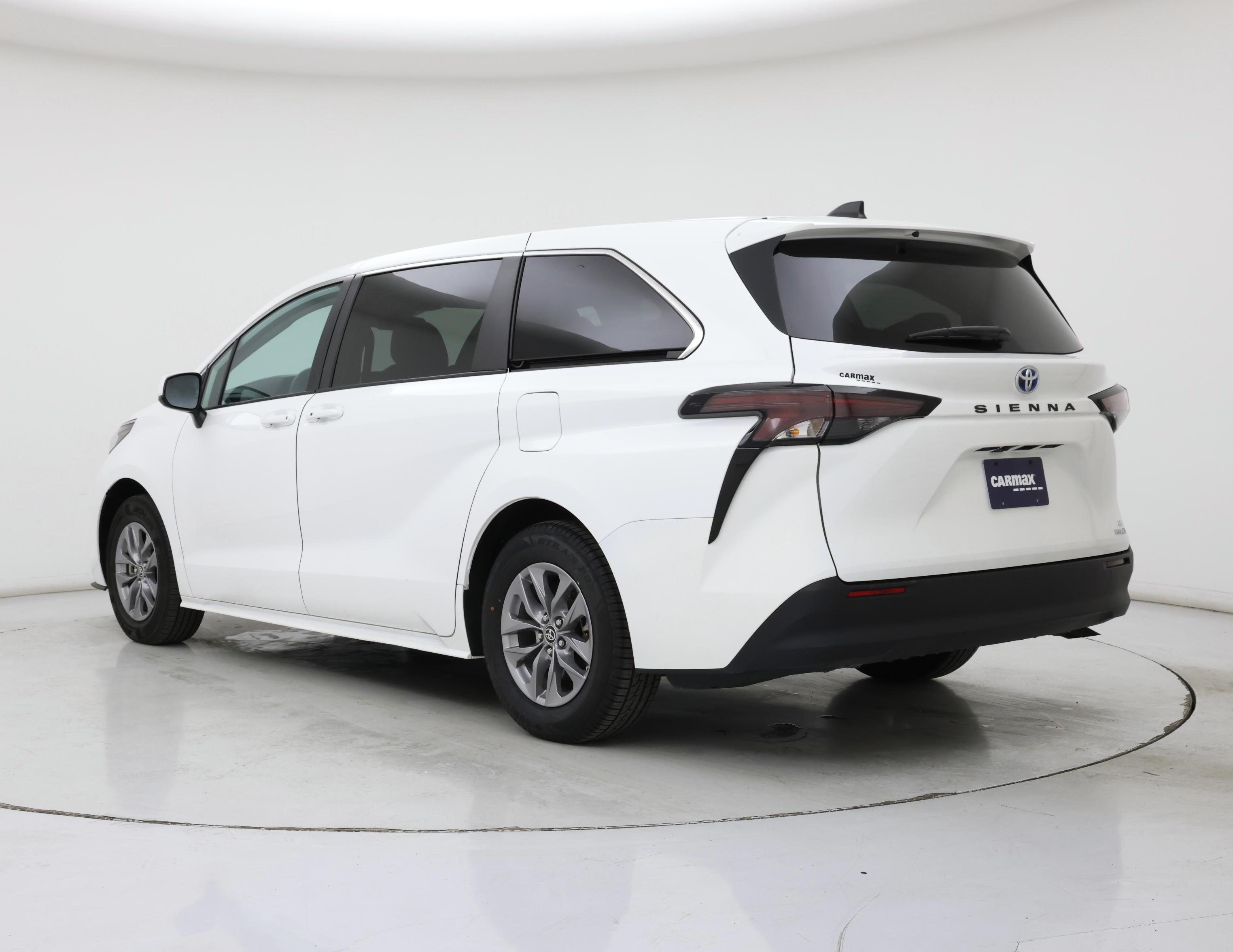 Thumbnail: 2024 Toyota Sienna - 2