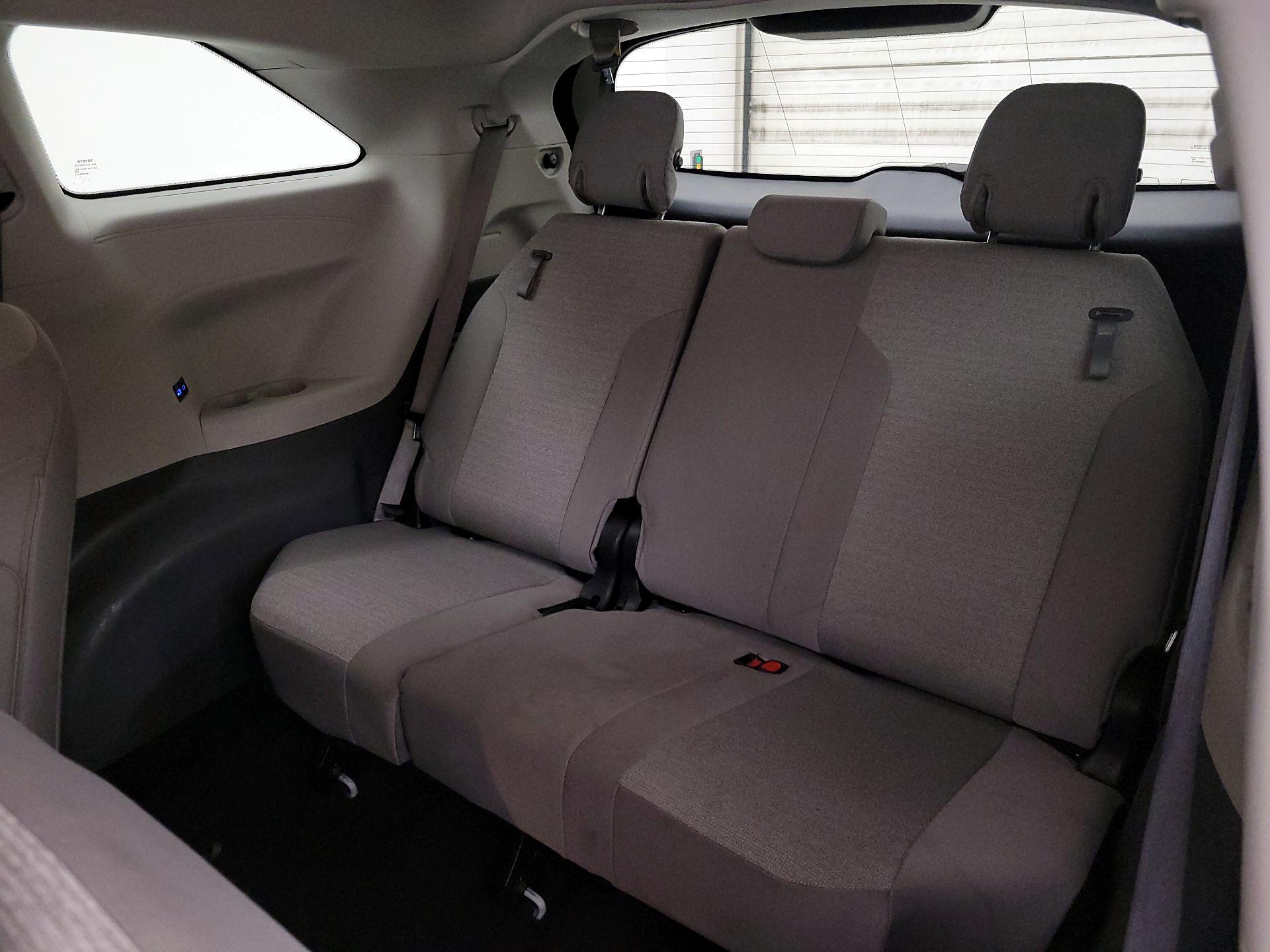 Thumbnail: 2024 Toyota Sienna - 20