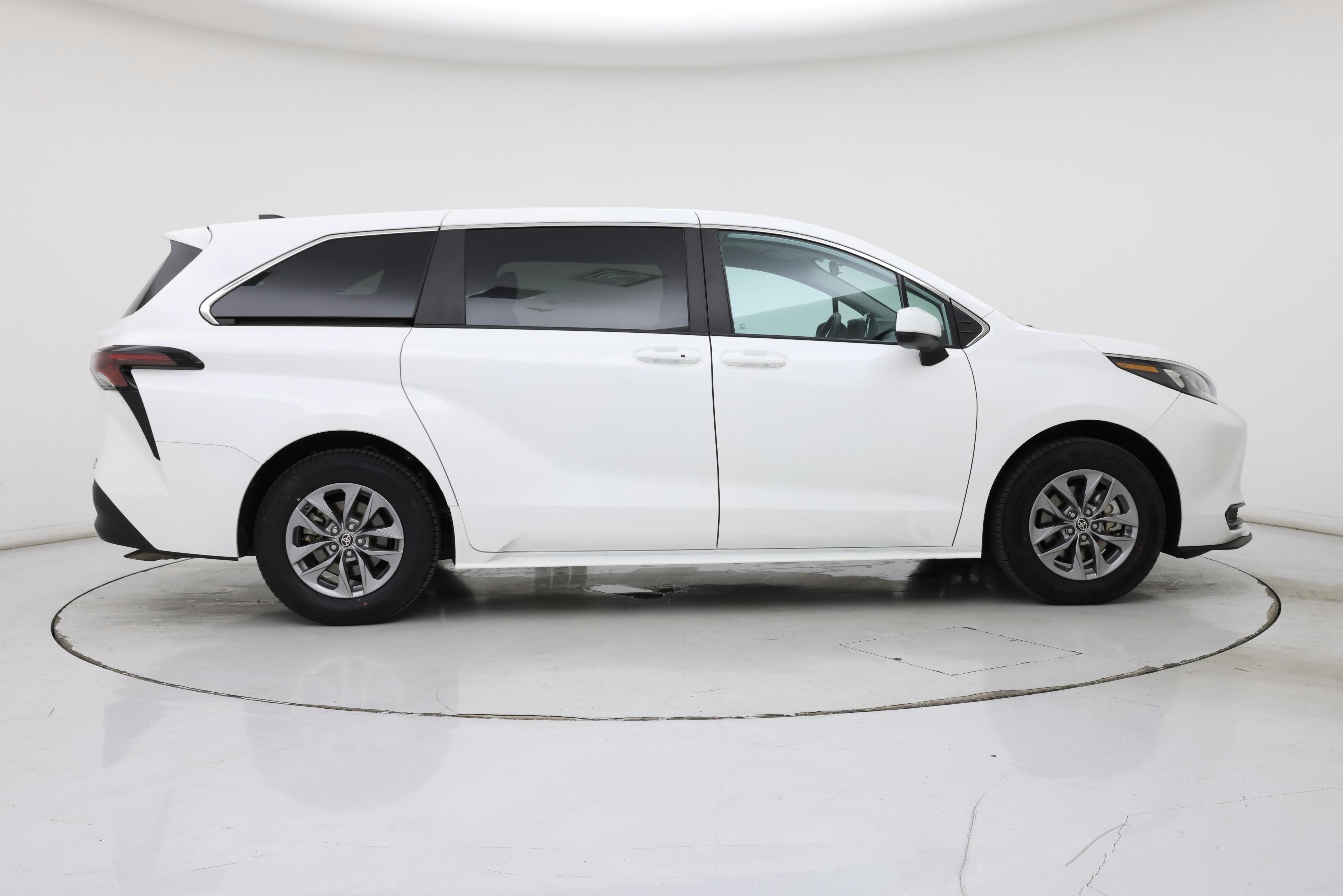 Thumbnail: 2024 Toyota Sienna - 7