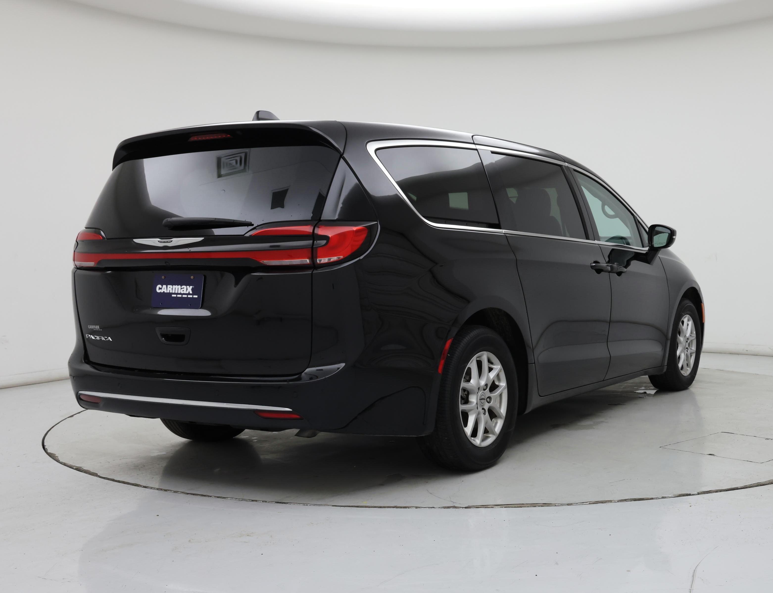 Thumbnail: 2024 Chrysler Pacifica - 8