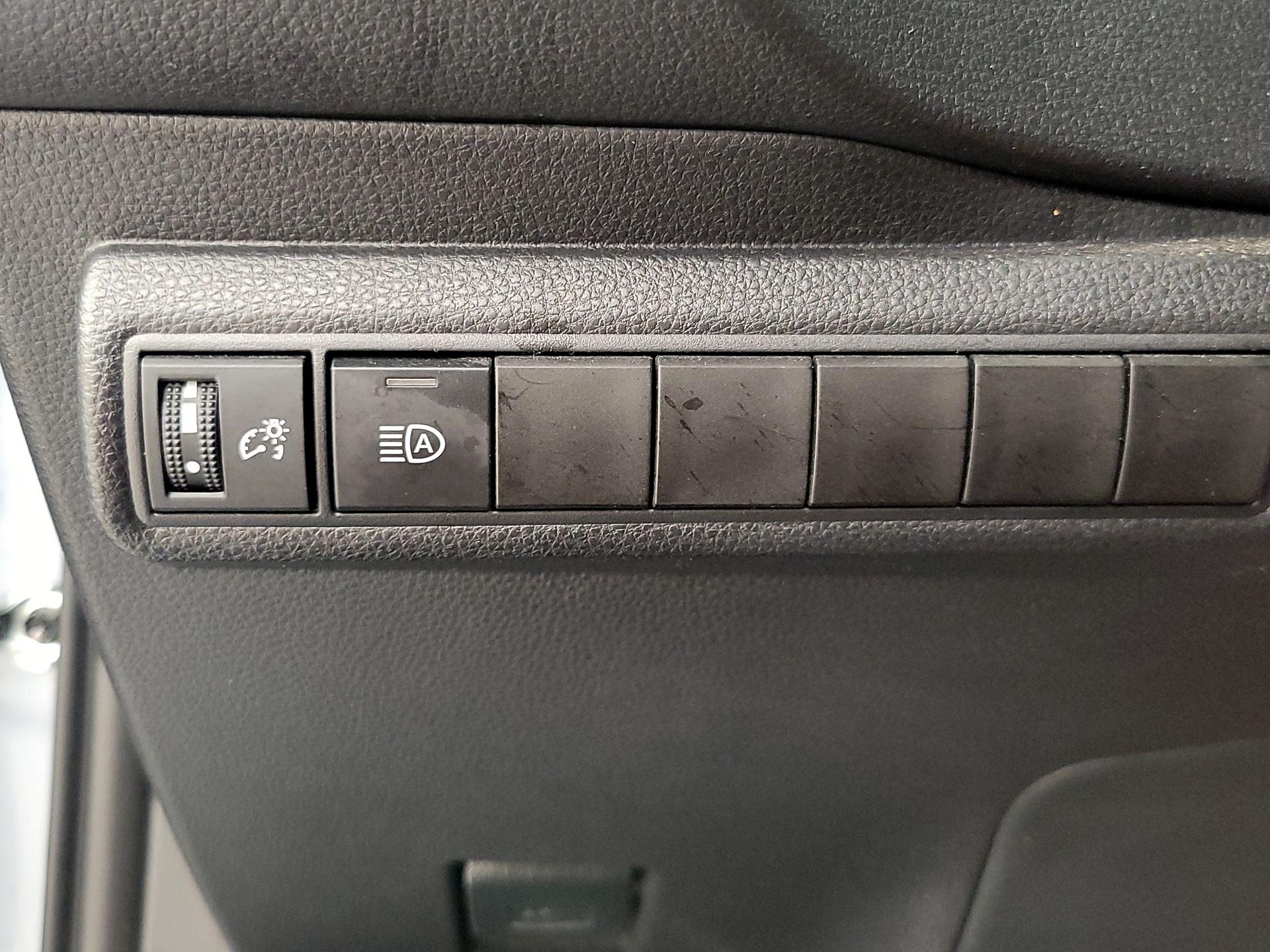 Thumbnail: 2025 Toyota Corolla - 13