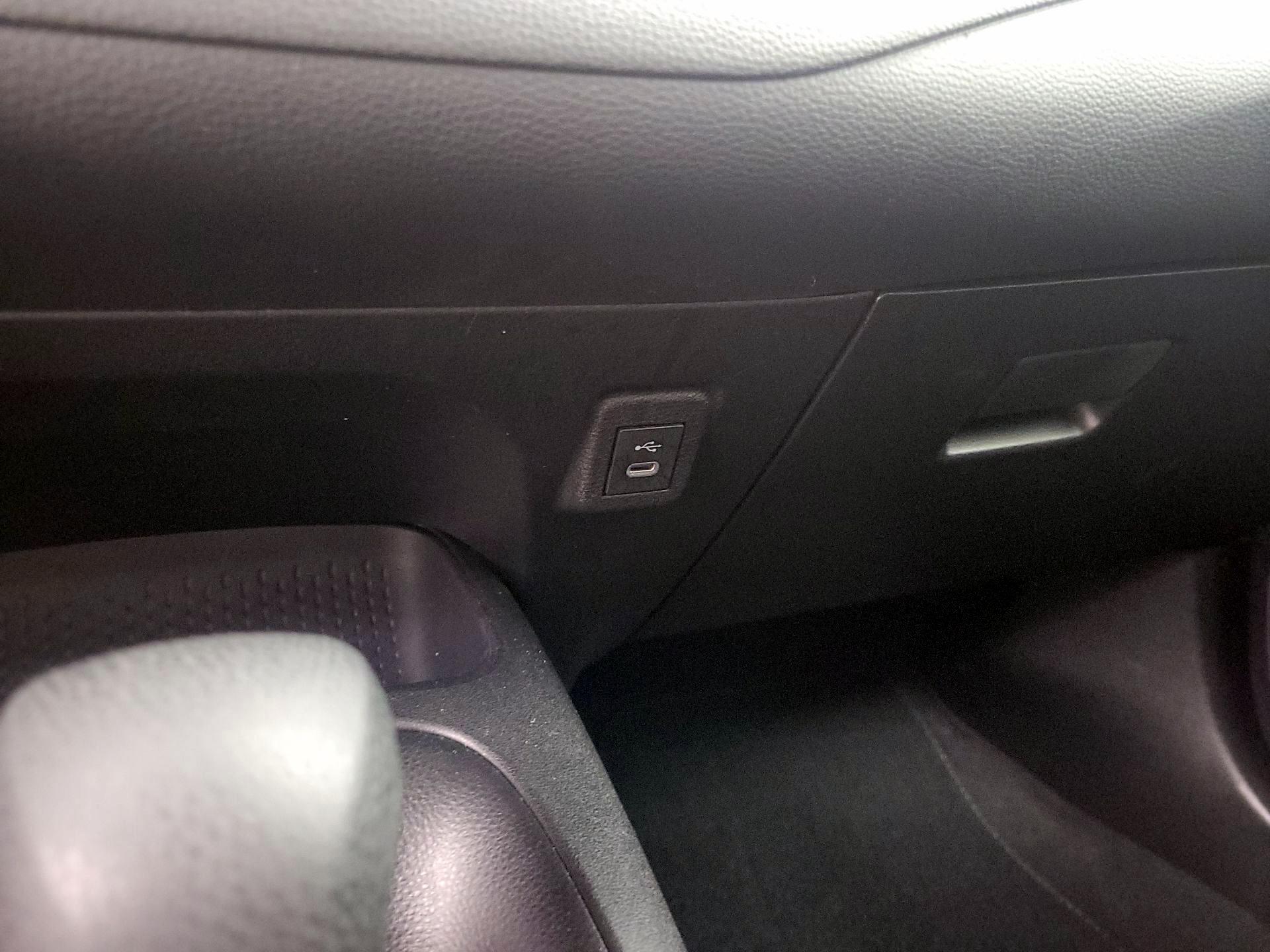 Thumbnail: 2025 Toyota Corolla - 18