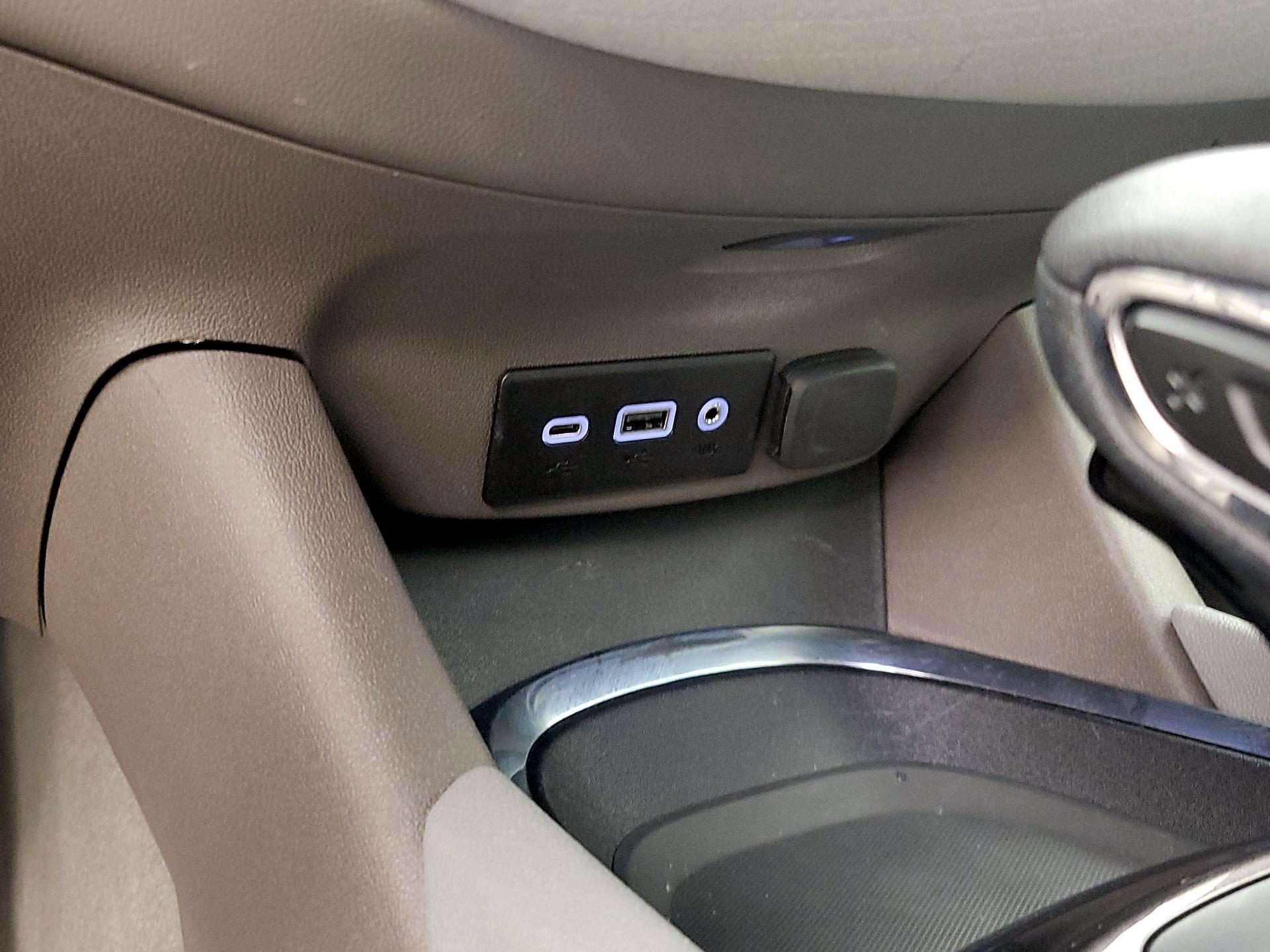 Thumbnail: 2023 Chevrolet Malibu - 18