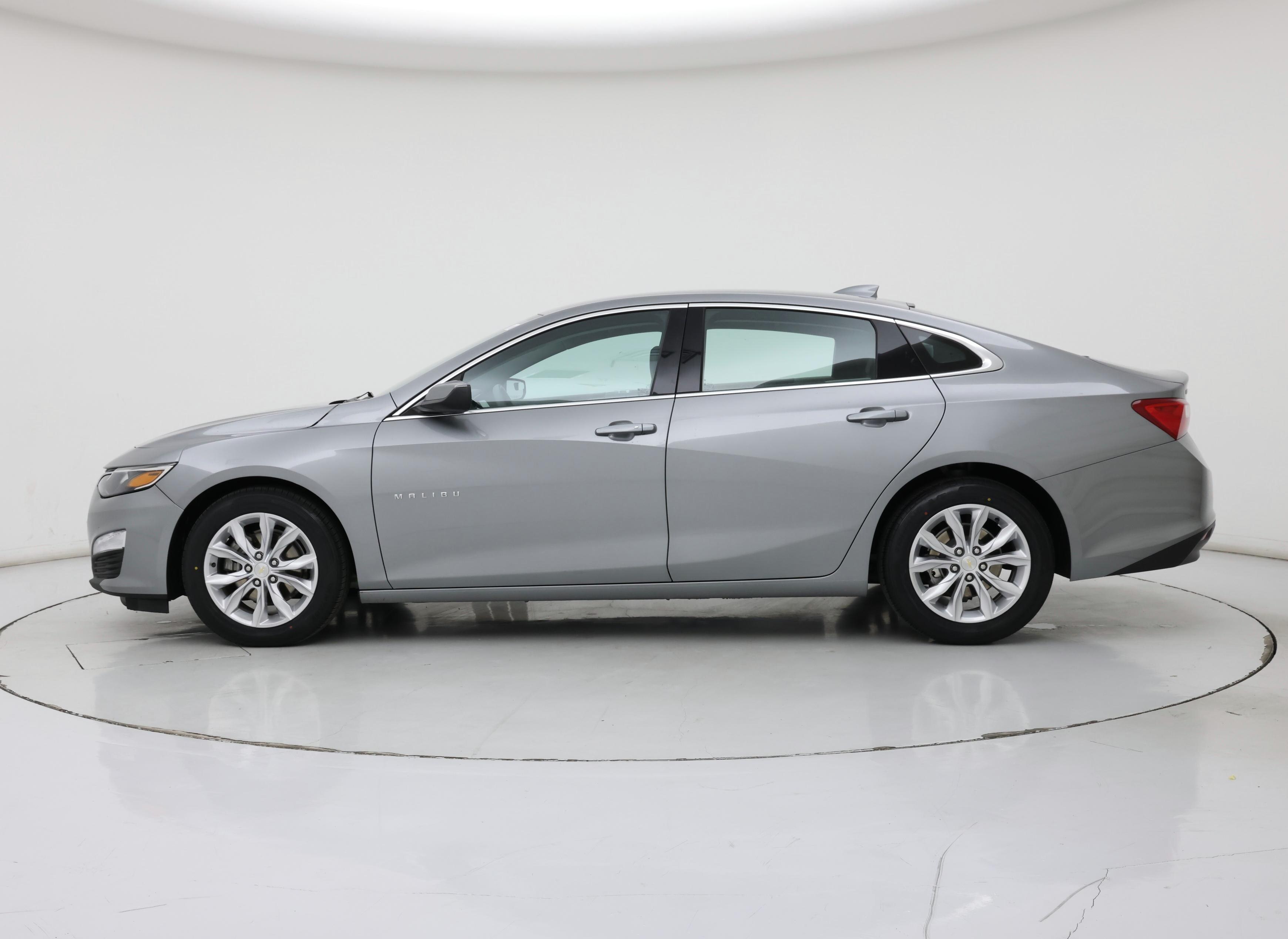 Thumbnail: 2023 Chevrolet Malibu - 3