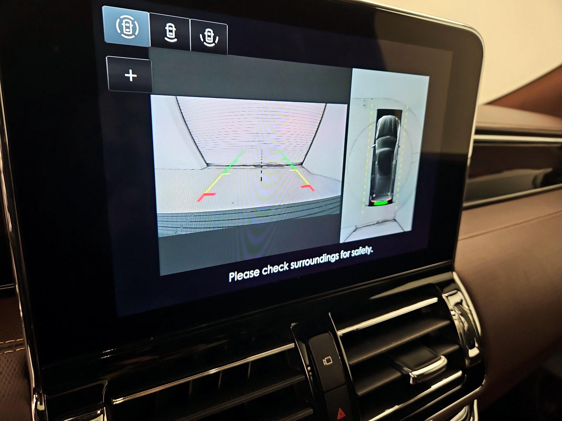 Thumbnail: 2021 Lincoln Navigator L - 14