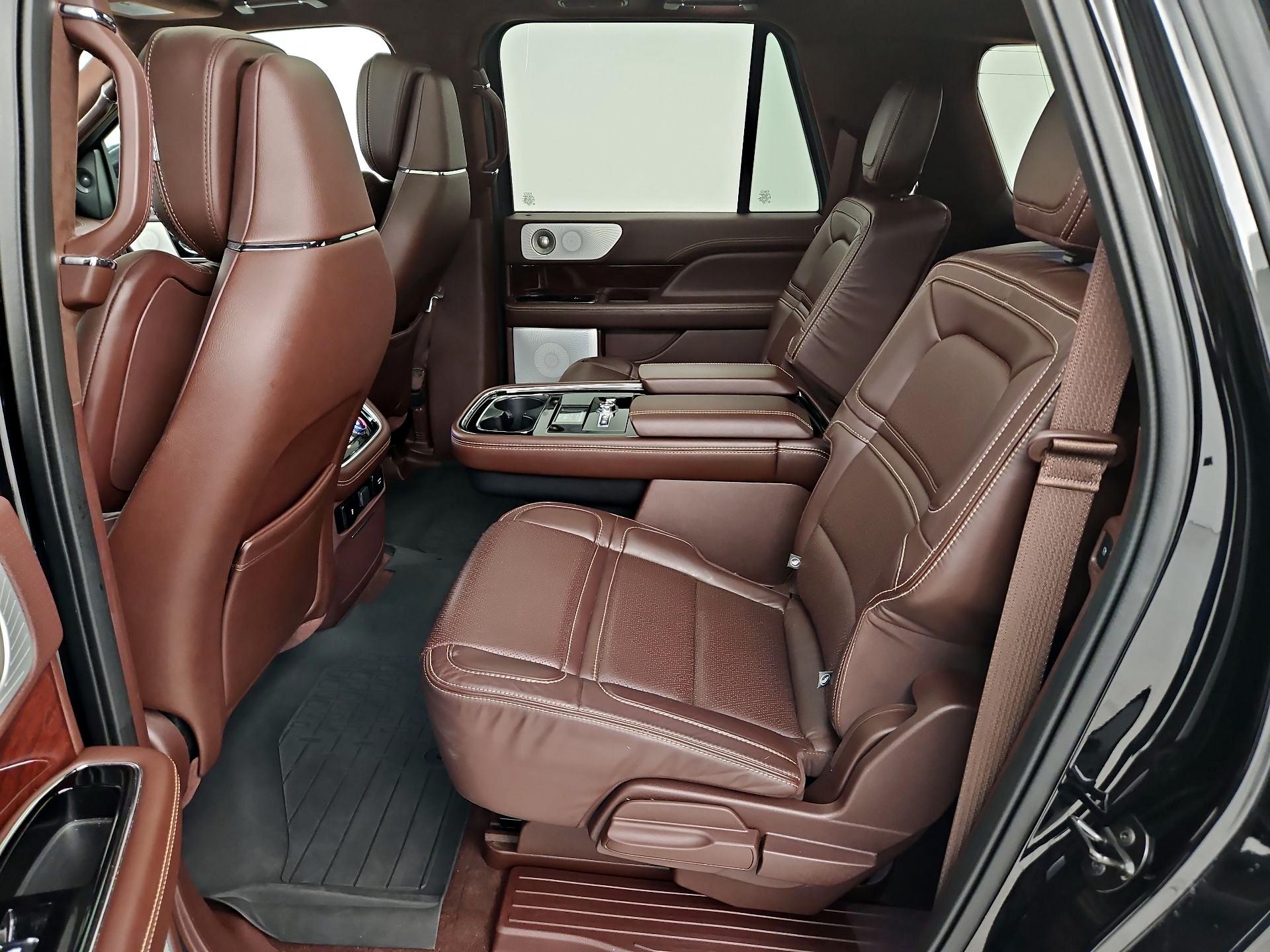 Thumbnail: 2021 Lincoln Navigator L - 20