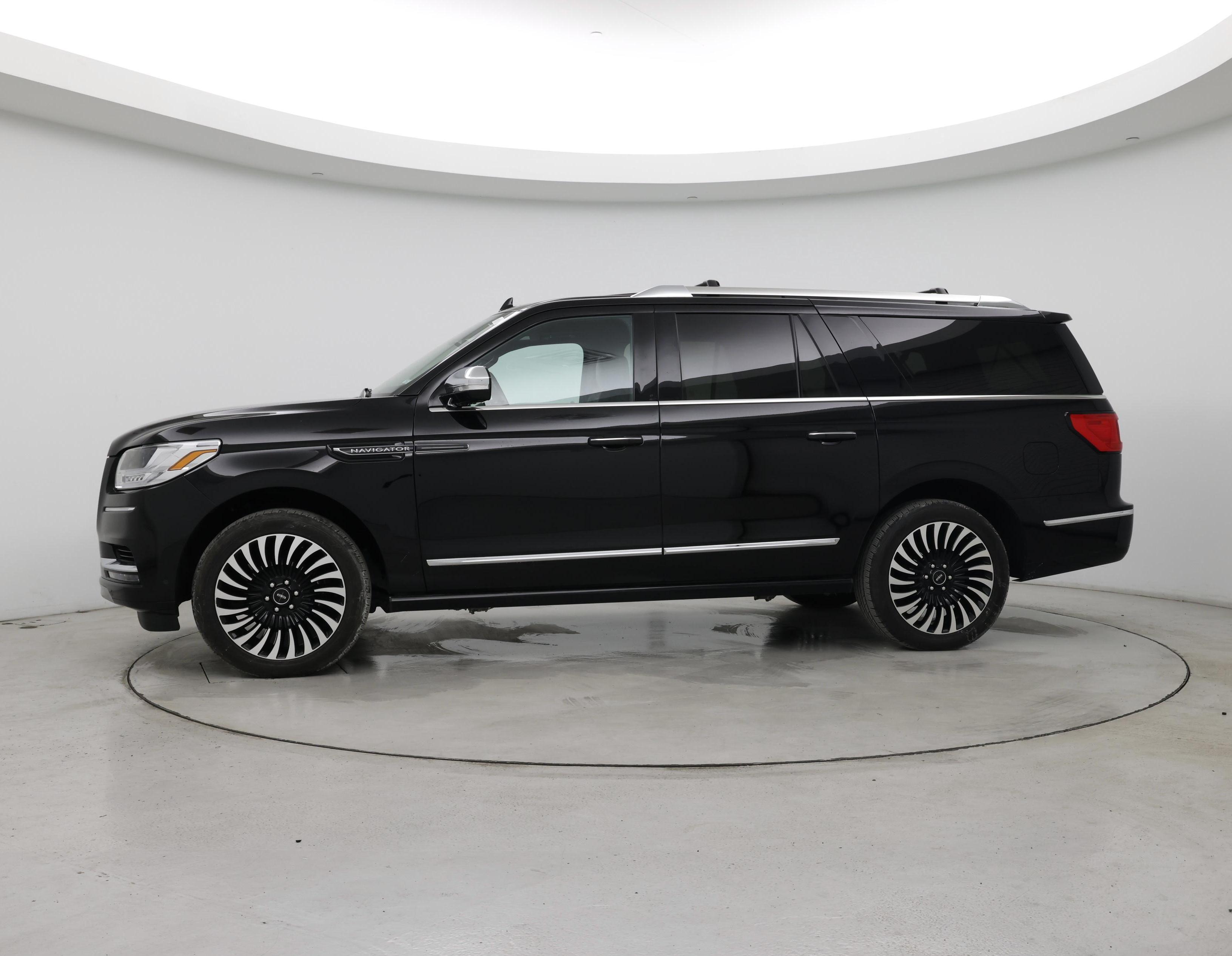 Thumbnail: 2021 Lincoln Navigator L - 3
