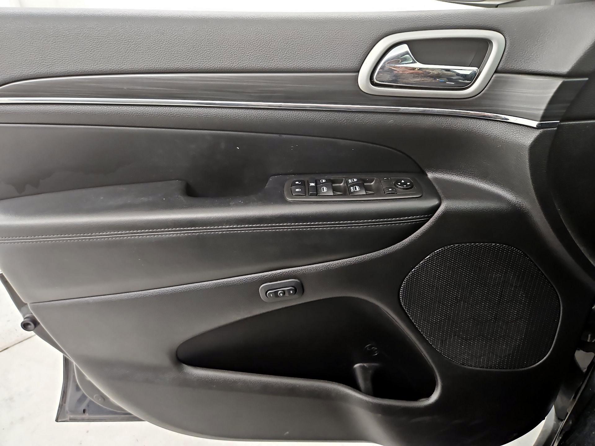 Thumbnail: 2021 Jeep Grand Cherokee - 12