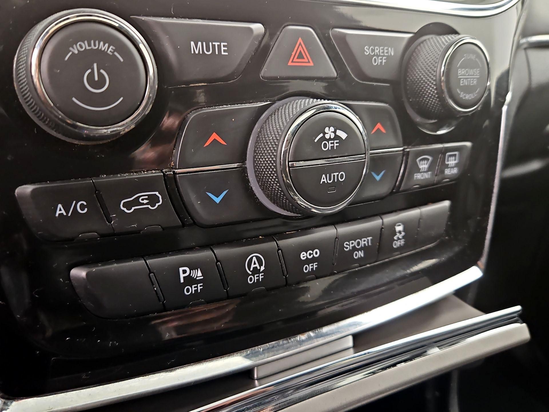 Thumbnail: 2021 Jeep Grand Cherokee - 17